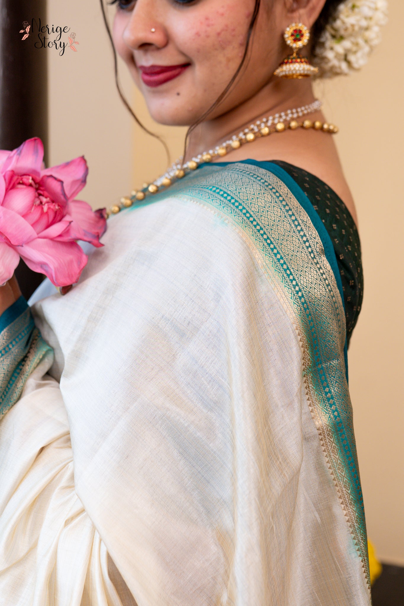 REYANIKA (रेयनिका)
