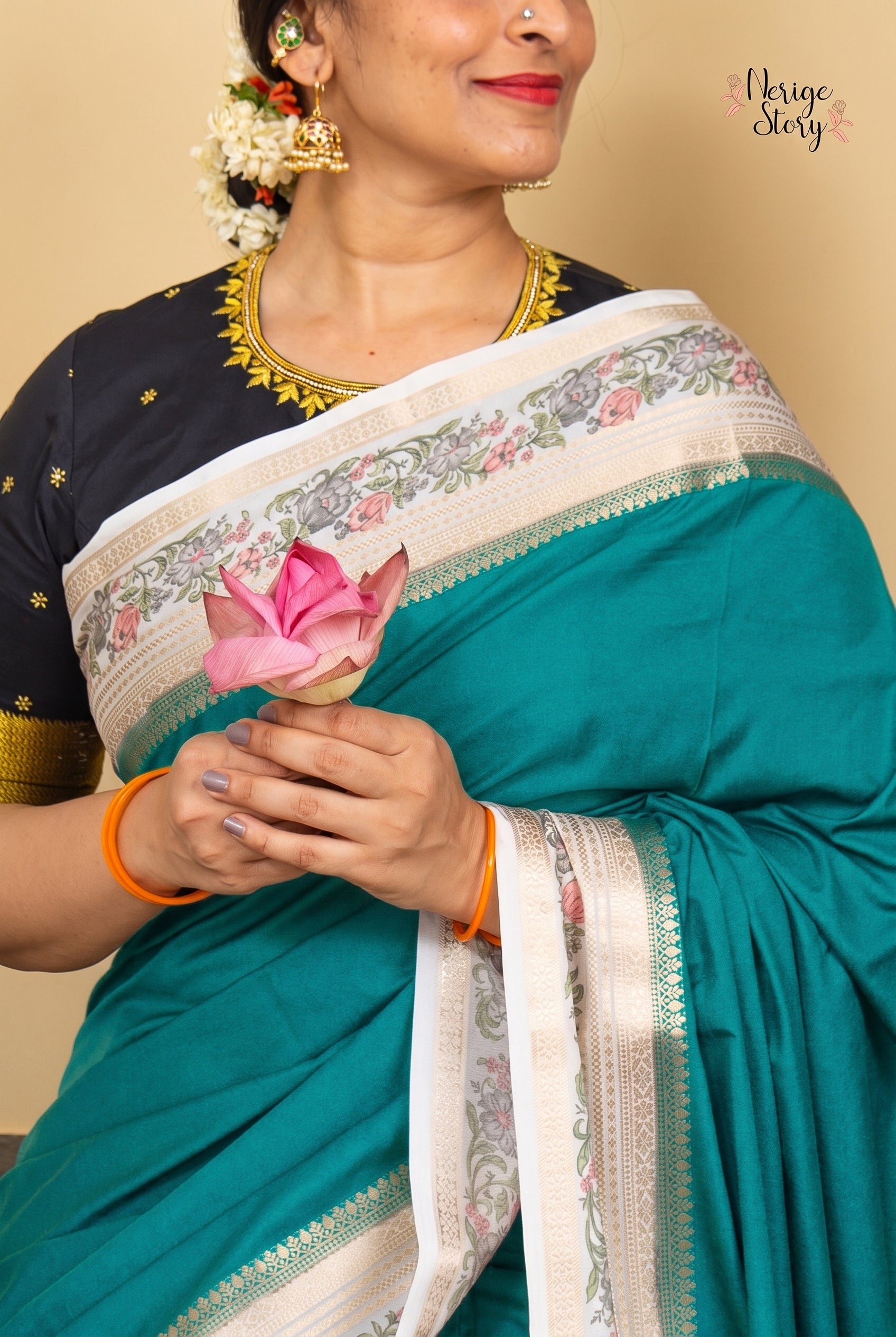 MOONIKA (मूनिका)