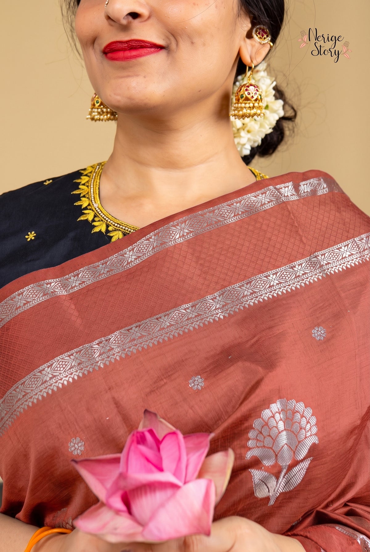 AMAYRA (अमायरा)