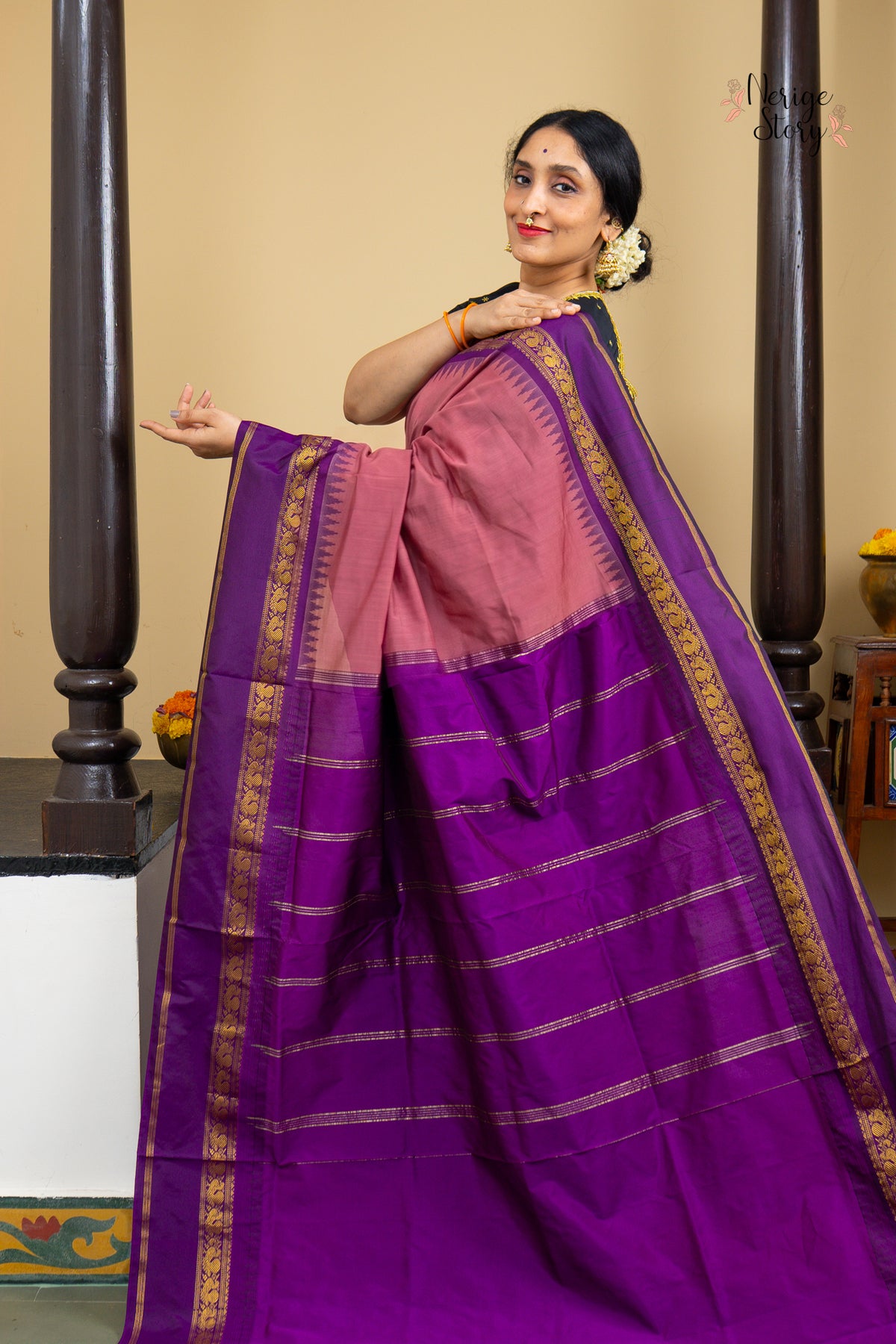 RAGHAVI (రాఘవి)