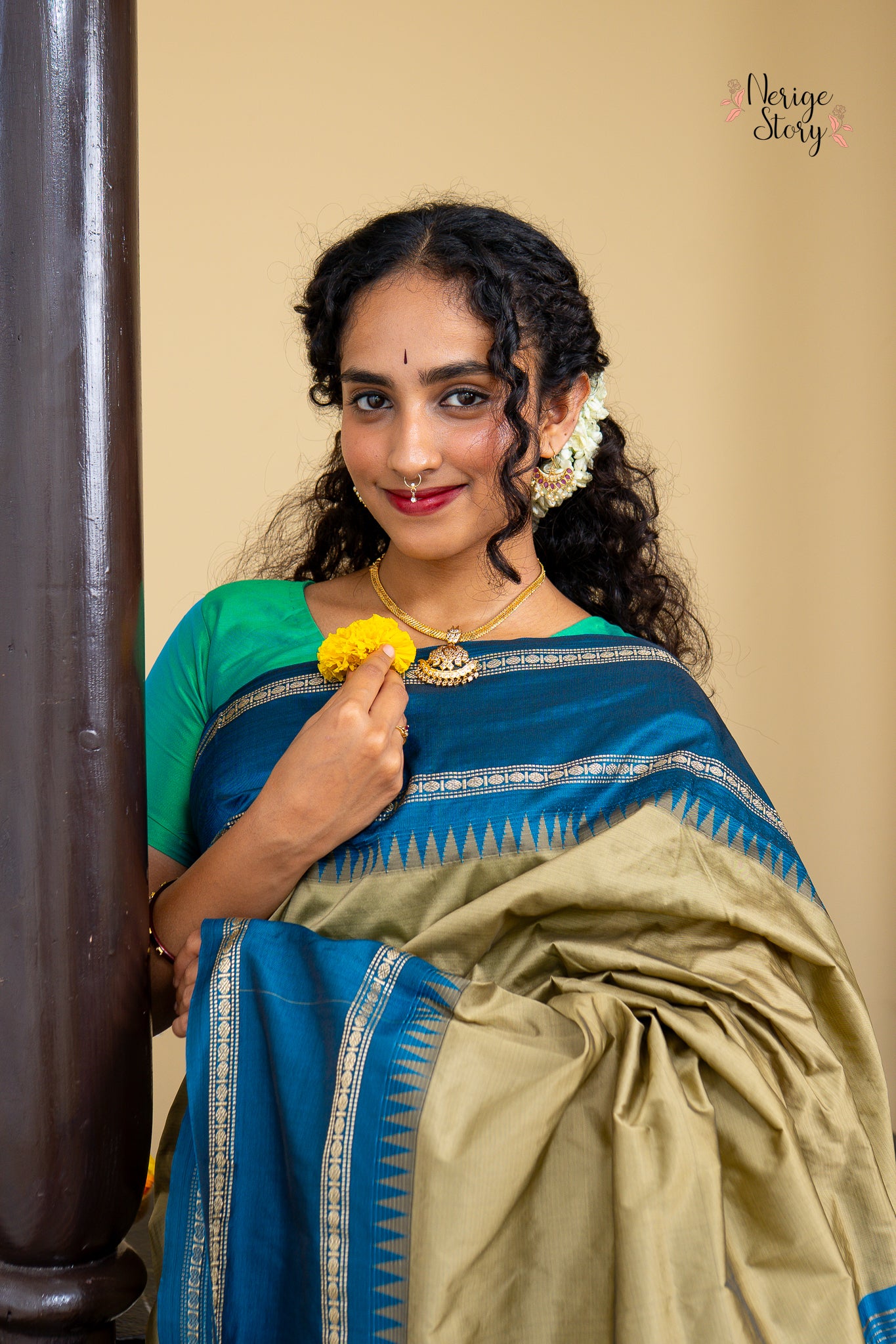 SHAILAPUTRI (ಶೈಲಪುತ್ರಿ)