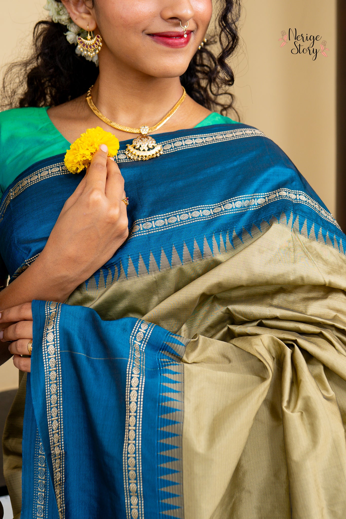 SHAILAPUTRI (ಶೈಲಪುತ್ರಿ)