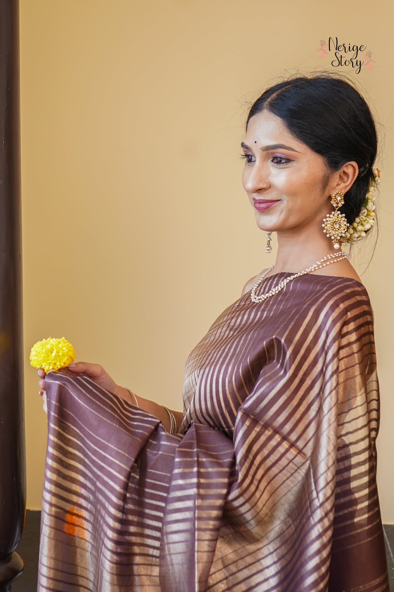 AMOLIKA (अमोलिका)