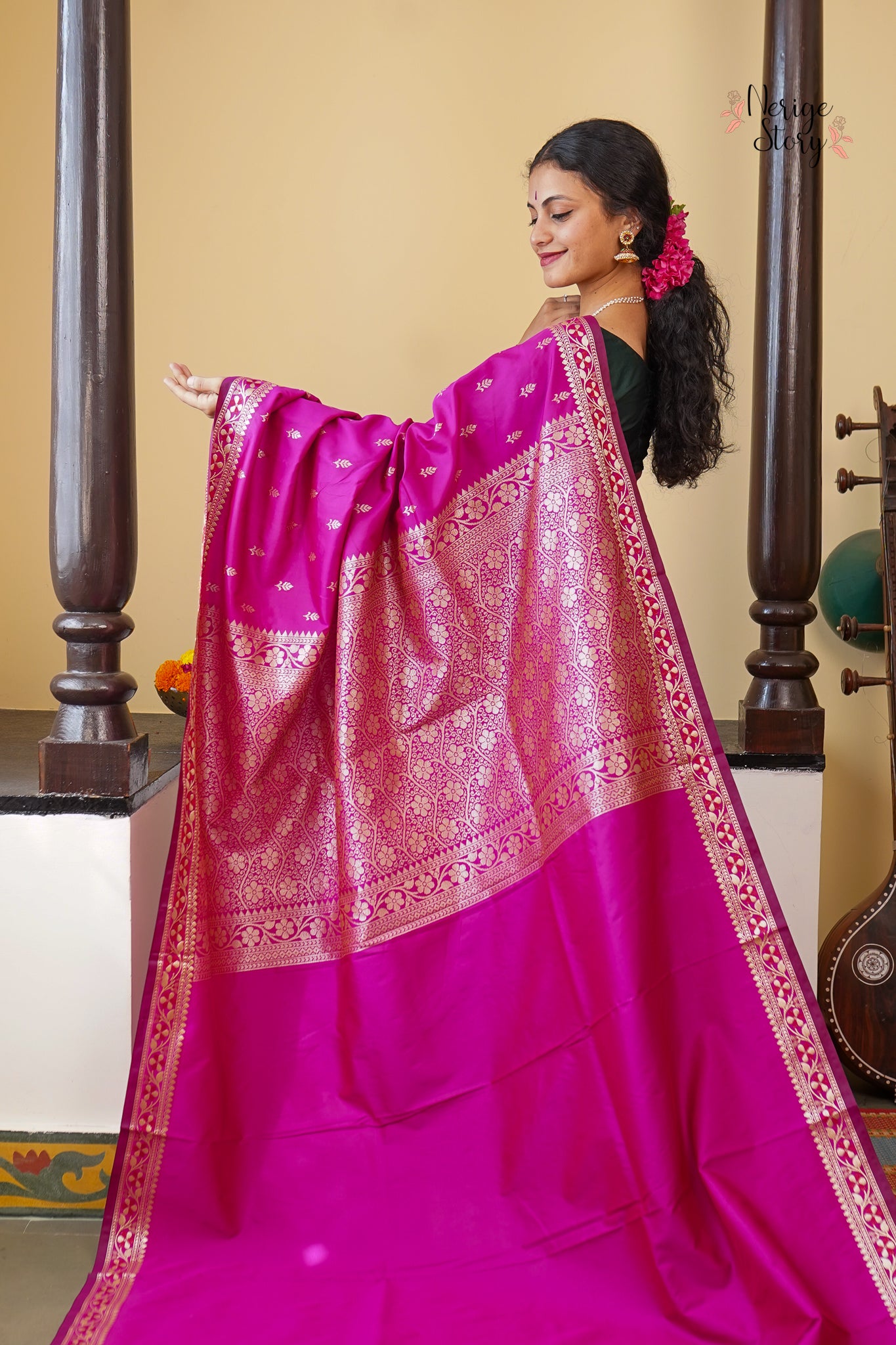 SHRAVIKA (श्राविका)