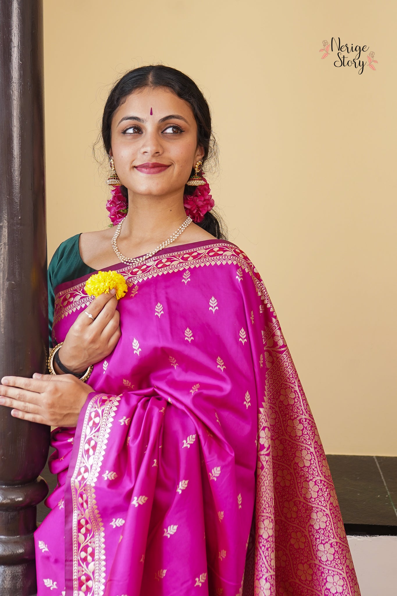 SHRAVIKA (श्राविका)