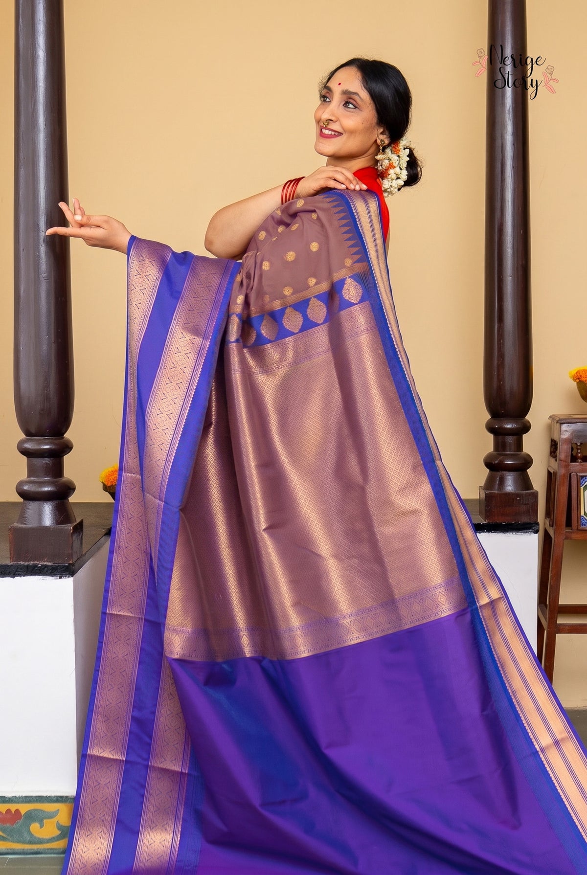 ANAGHASRI (ಅನಘಶ್ರೀ)