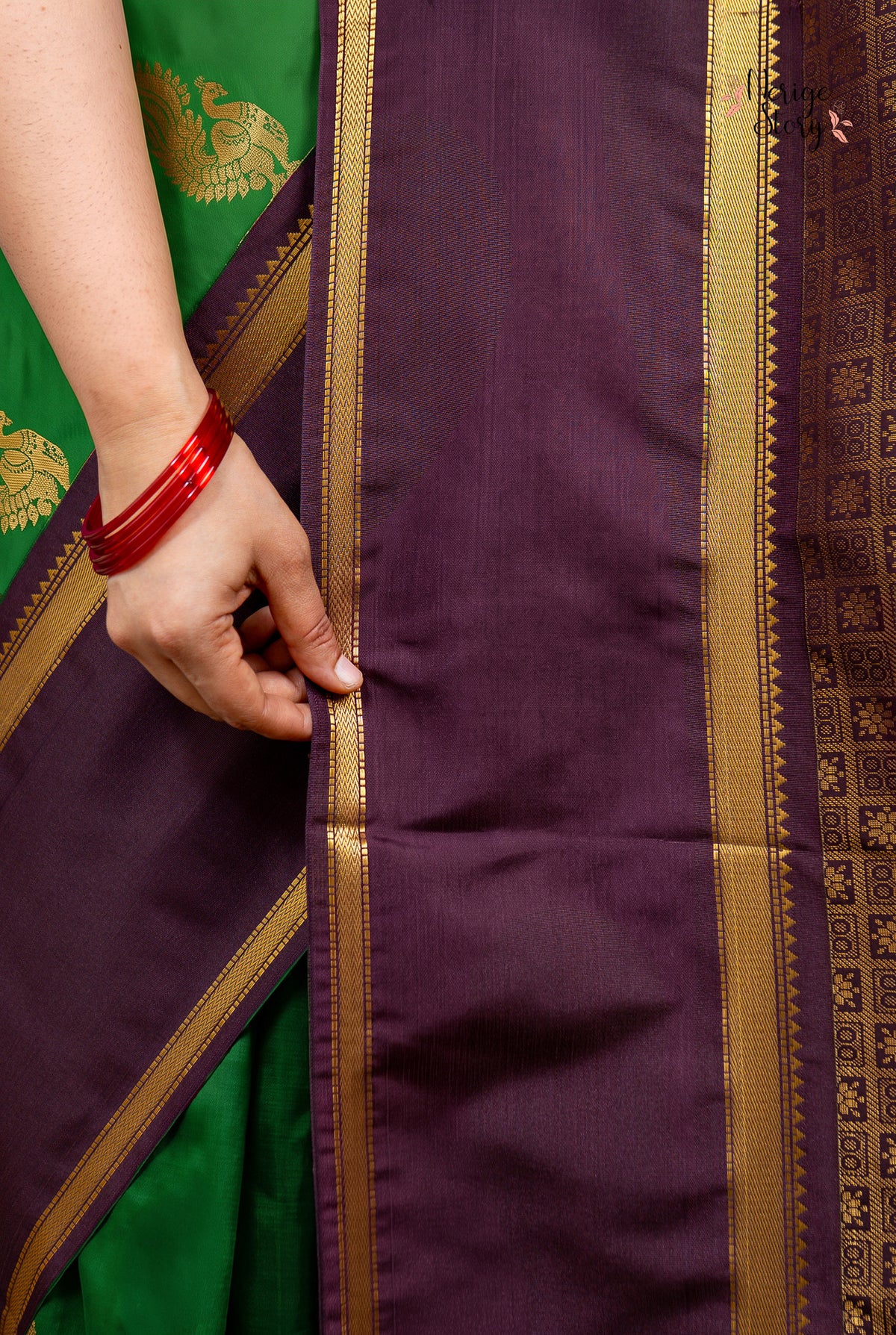 AHANA (আহানা)