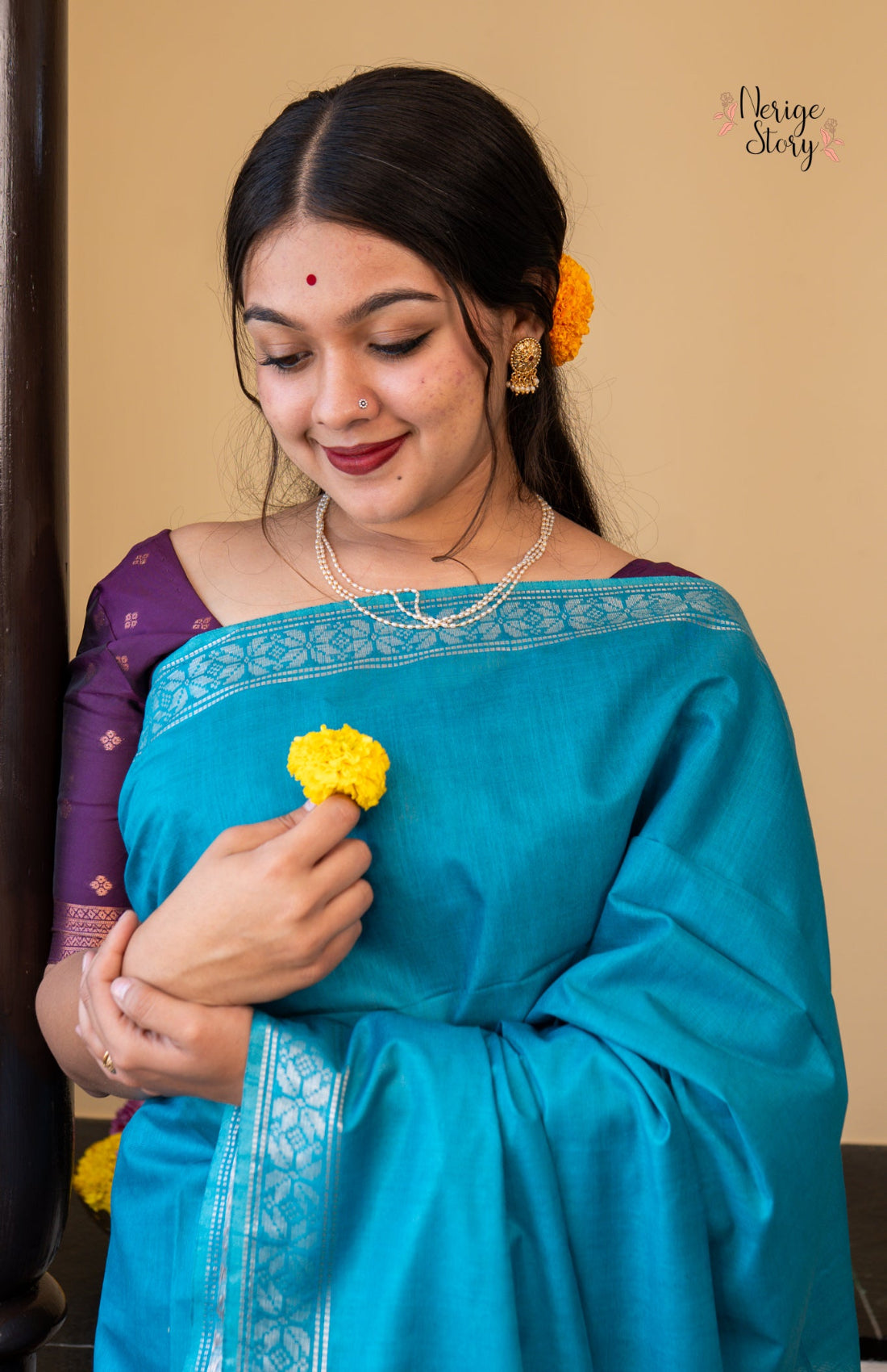 KANAKAMBI (कनकाम्बि)