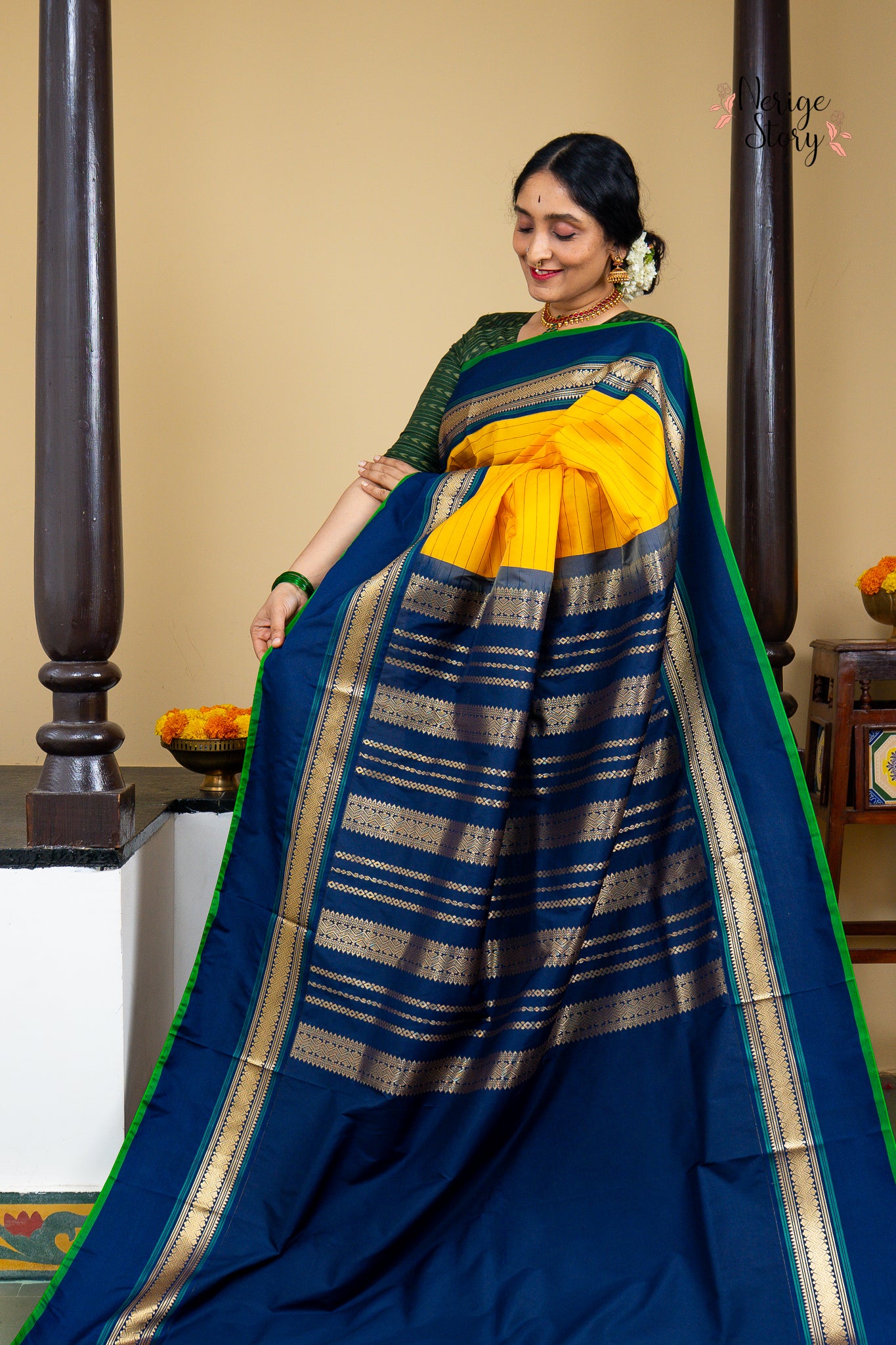 MAHALAKSHMI (महालक्ष्मी)