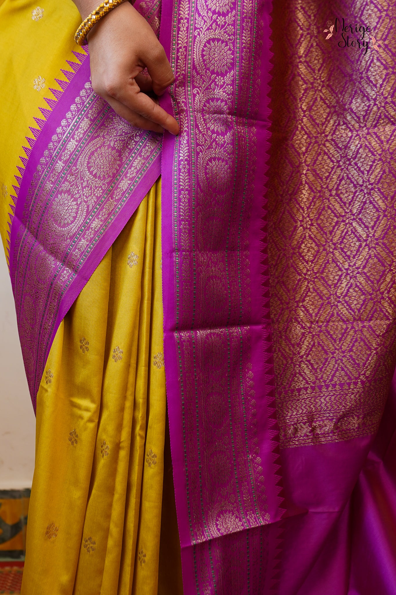 AKALPITA (अकल्पिता)