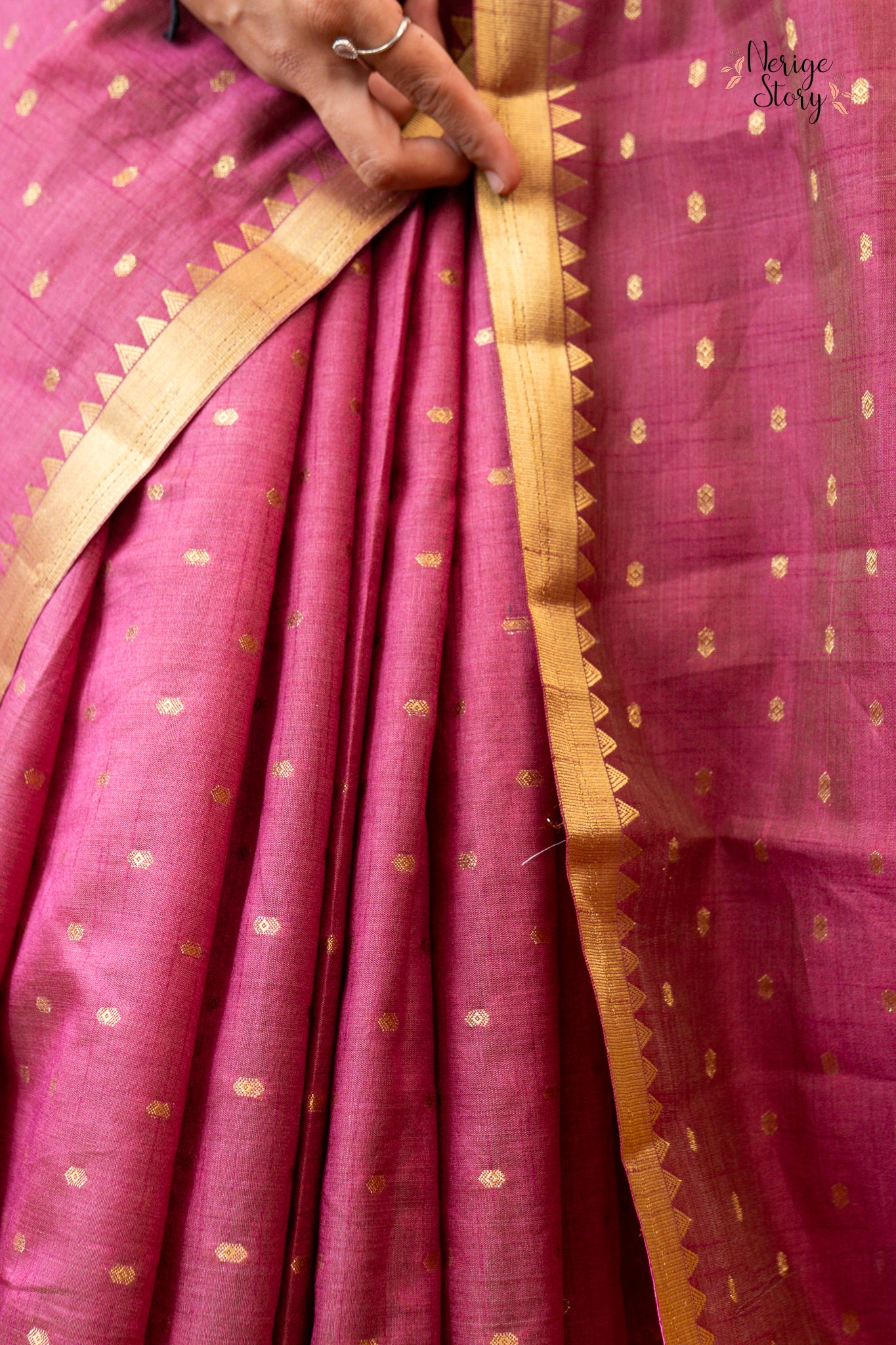 ARUSHIKA (अरुषिका)