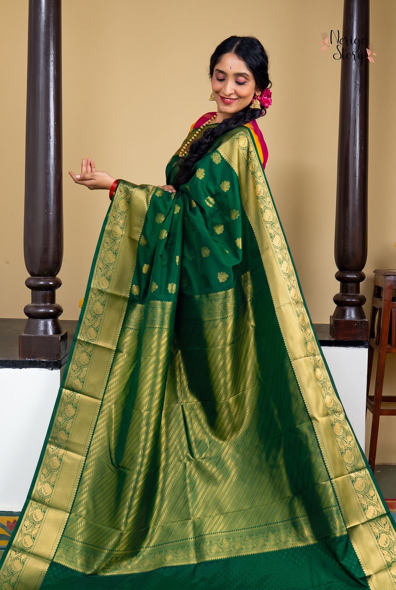 SANTHOSHI (சந்தோஷி)