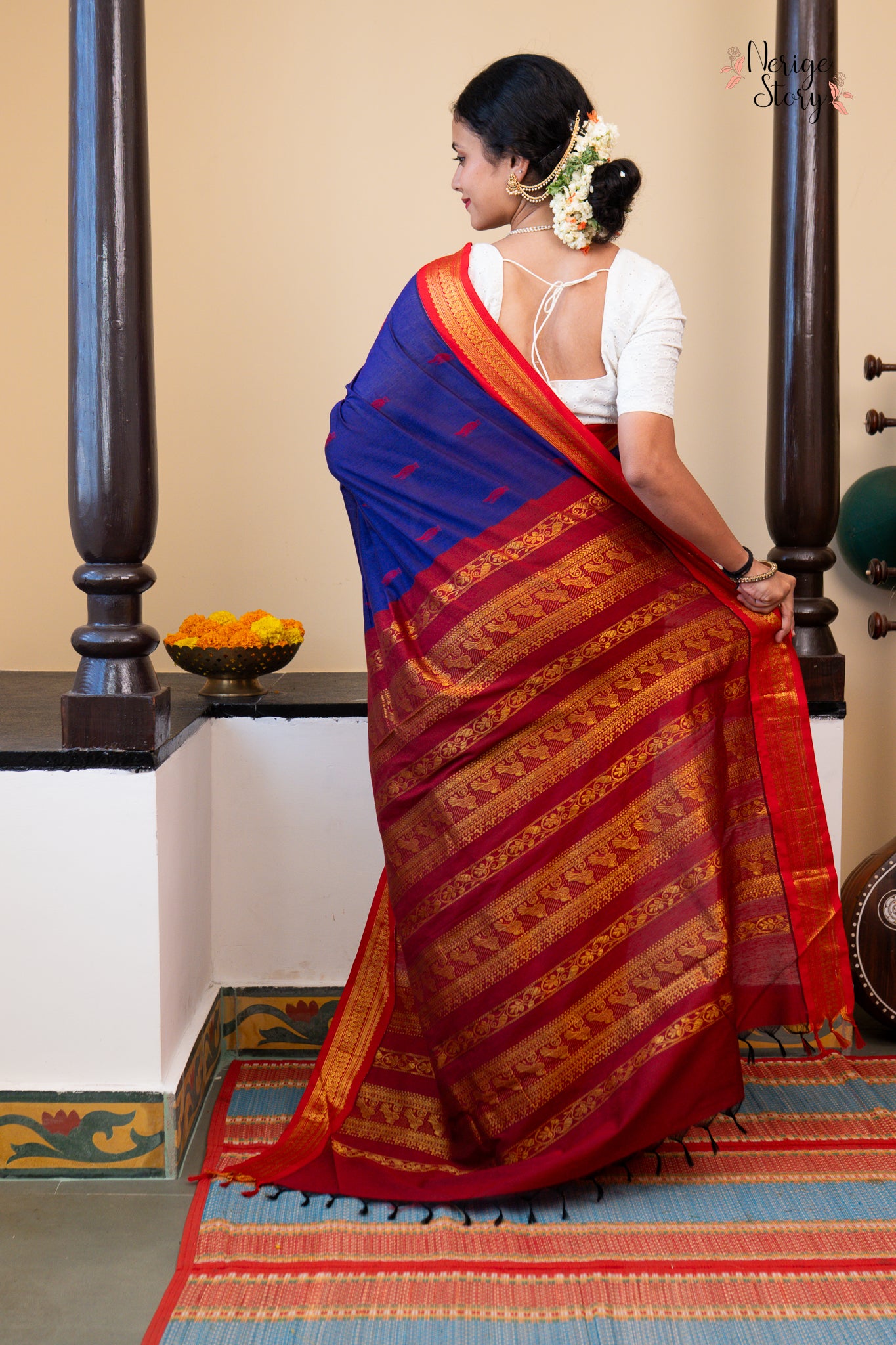 ELINA (एलीना)