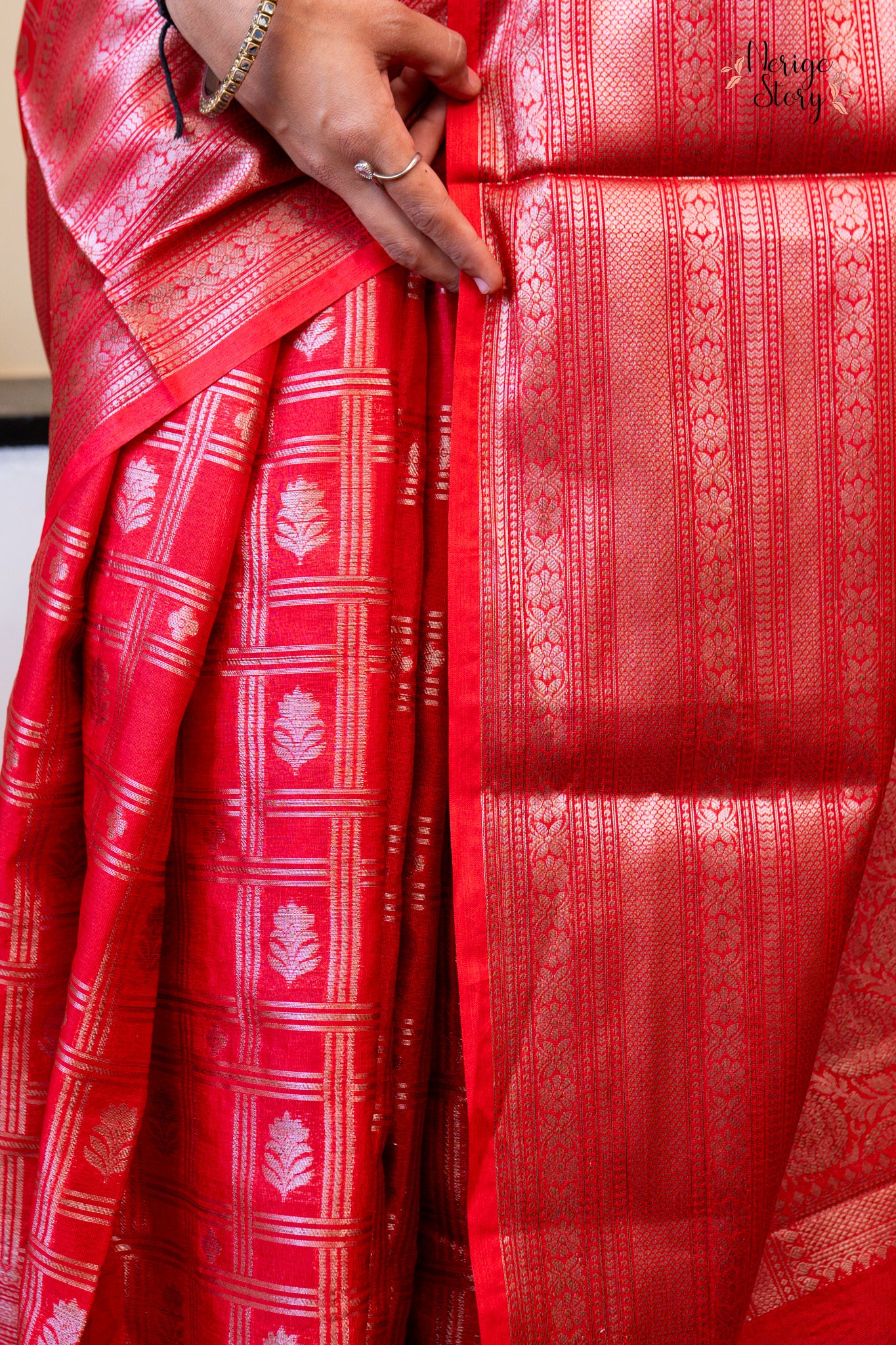 JHILMIL (झिलमिल)