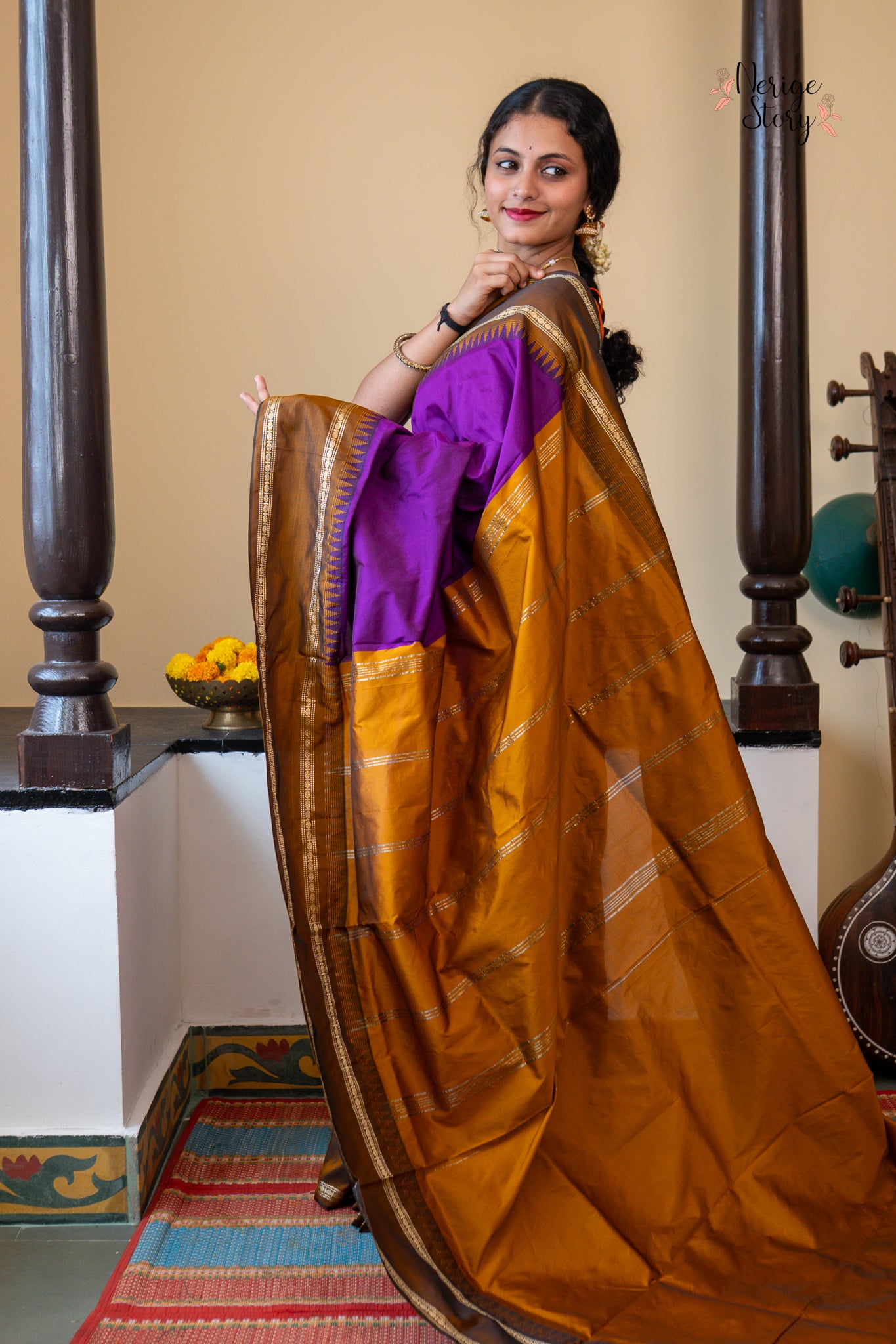 ANOOSHA (ಅನುಷಾ)