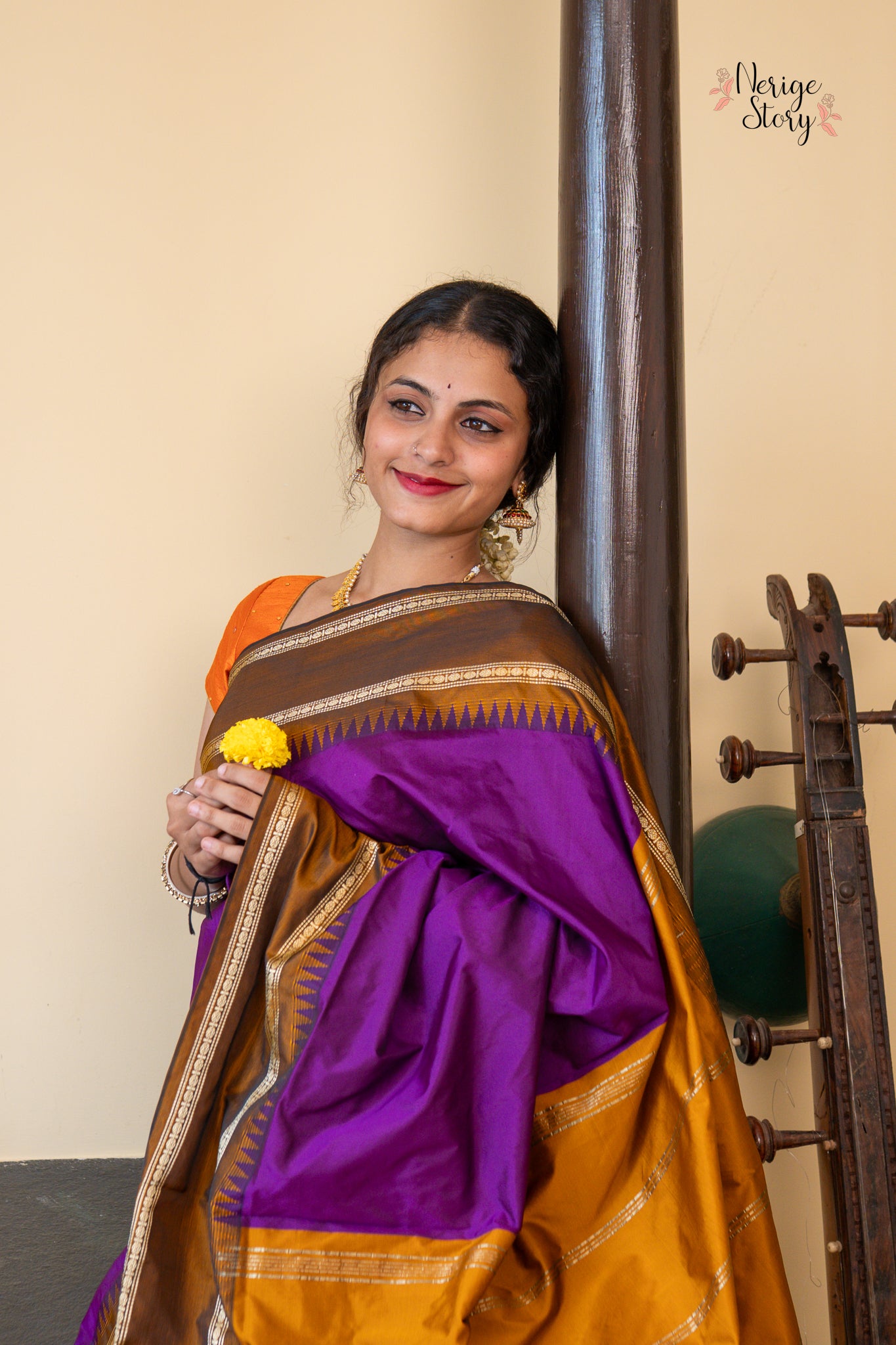 ANOOSHA (ಅನುಷಾ)