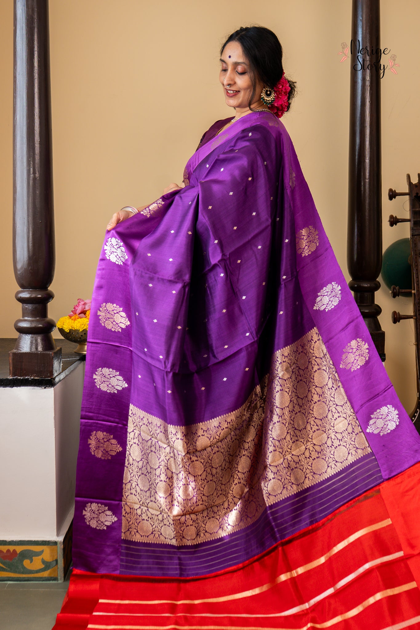 AASHNA (आशना)