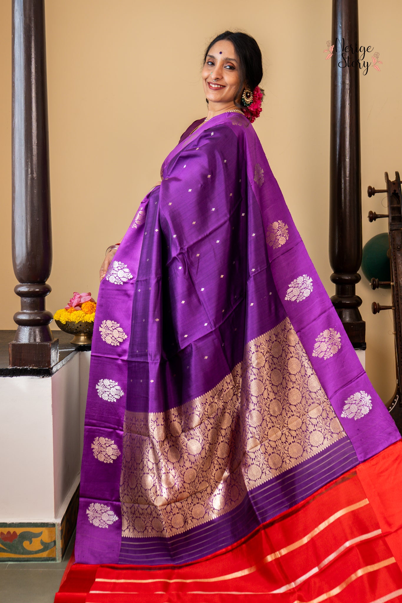 AASHNA (आशना)