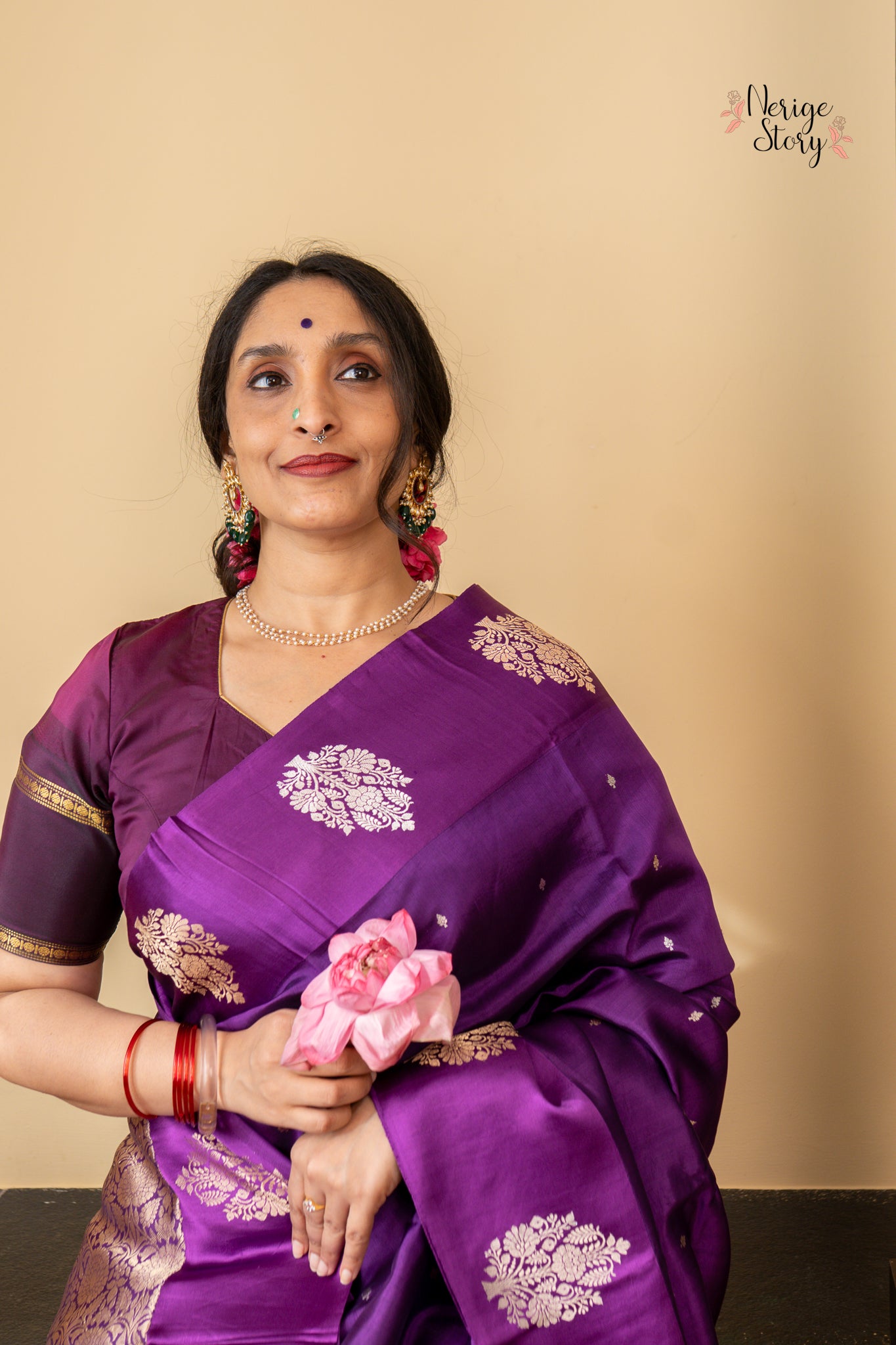 AASHNA (आशना)