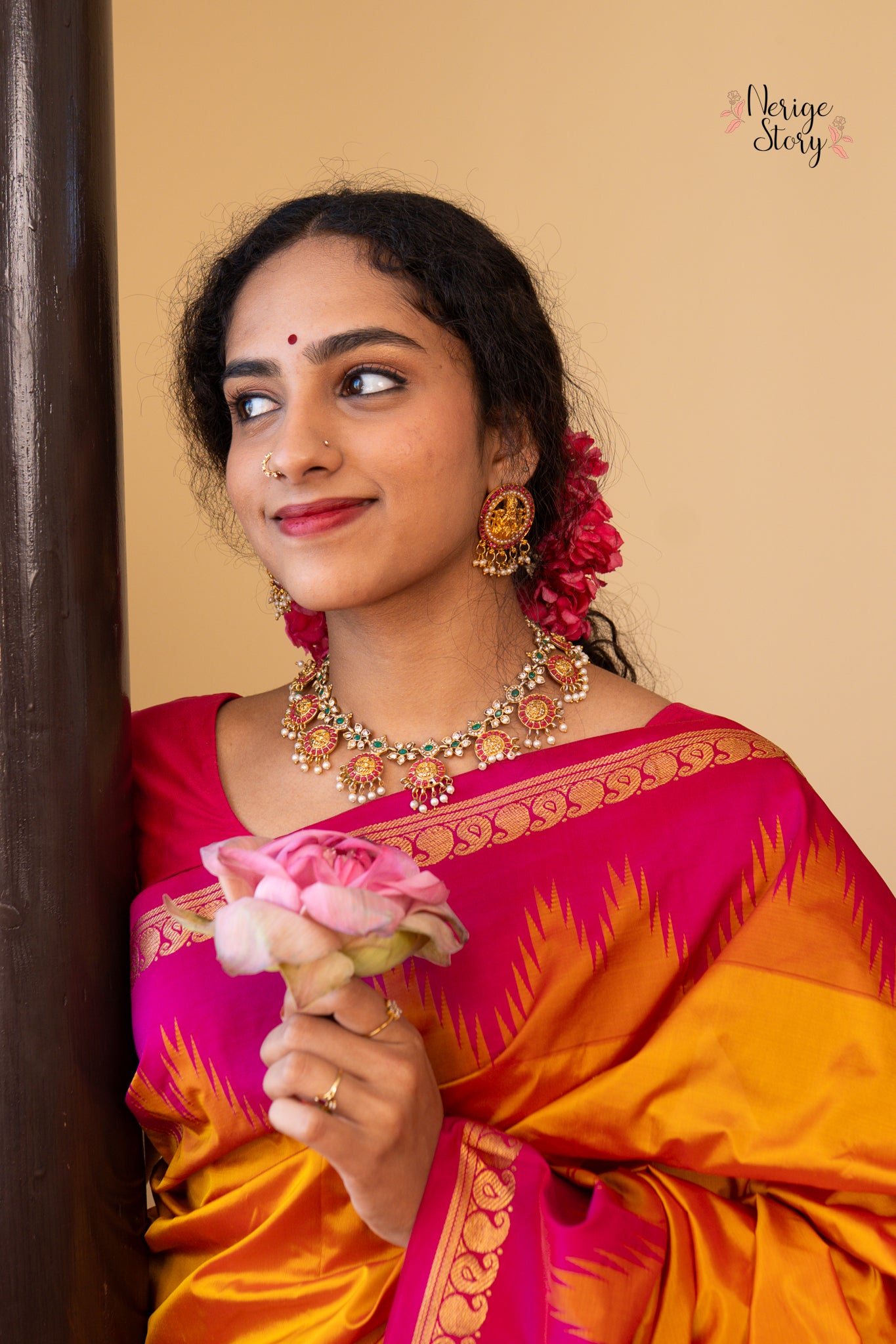 LAHARI (ಲಹರಿ)