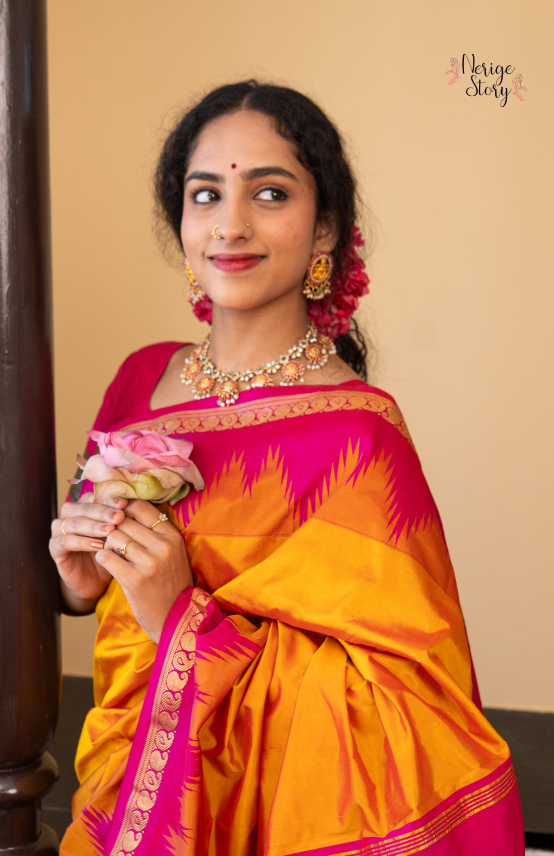 LAHARI (ಲಹರಿ)