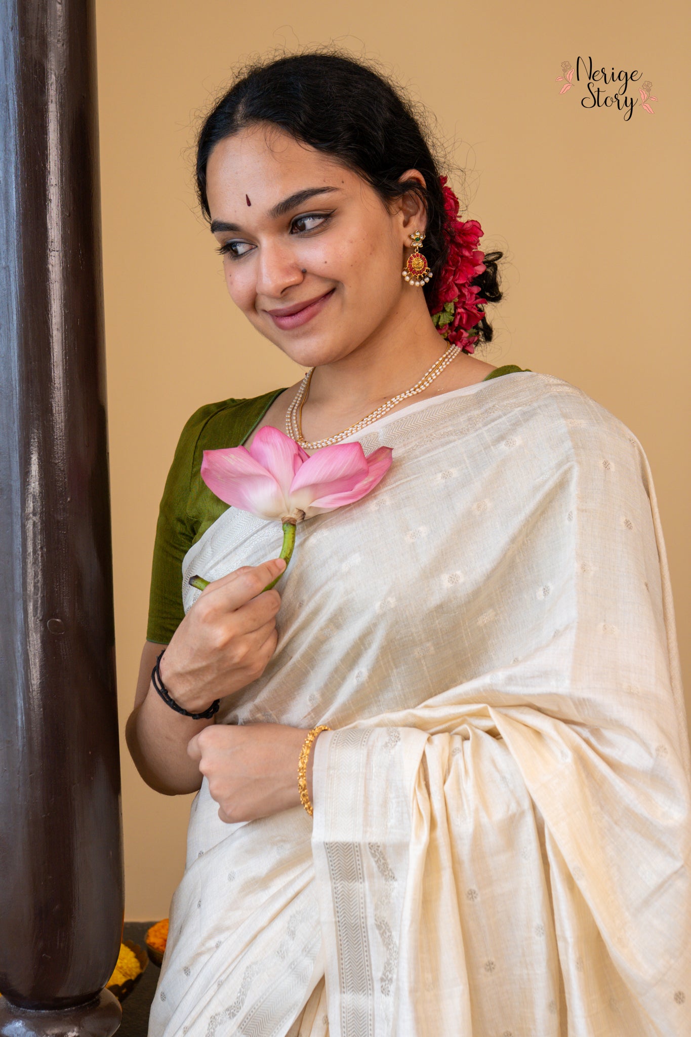 ANIKA (अनिका)