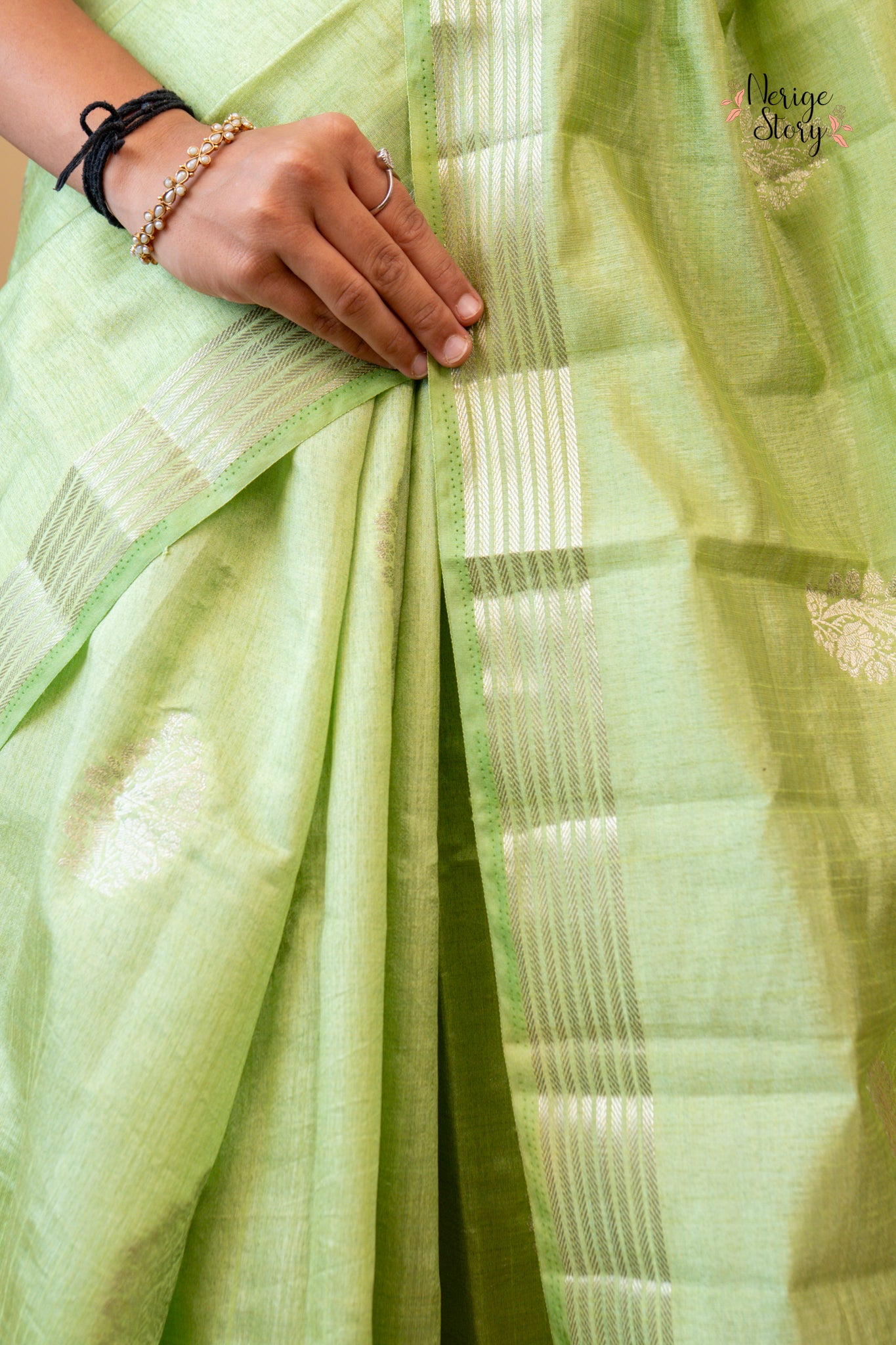 MRINALIKA (मृणालिका)