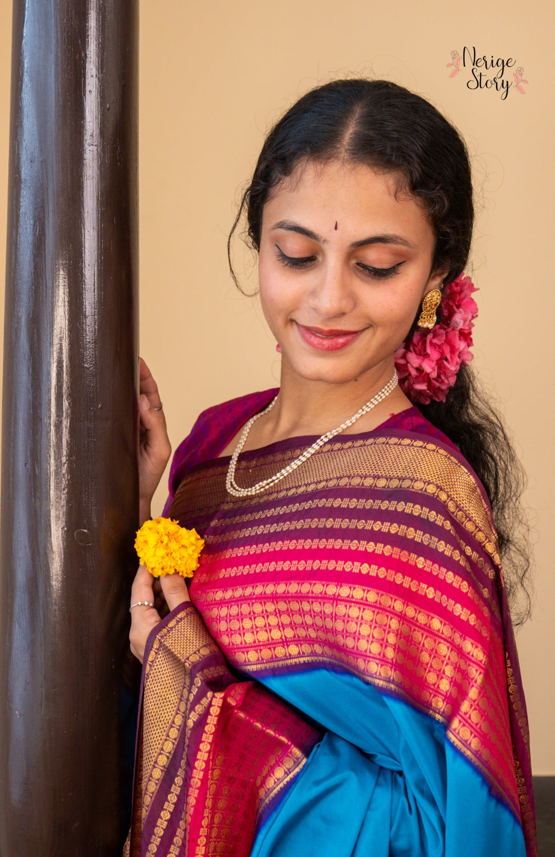 ADVAIA (अद्वैअ)