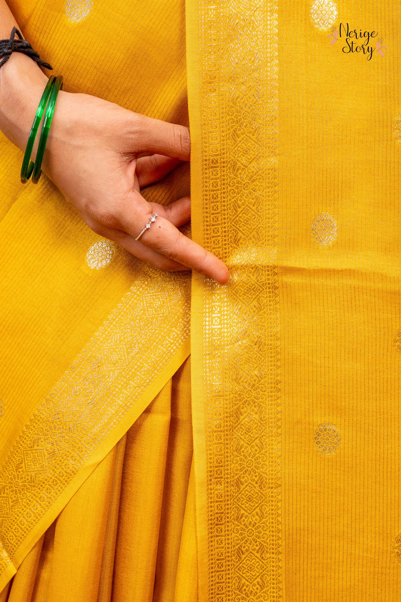 HARSHALEENA (हर्षलीना)