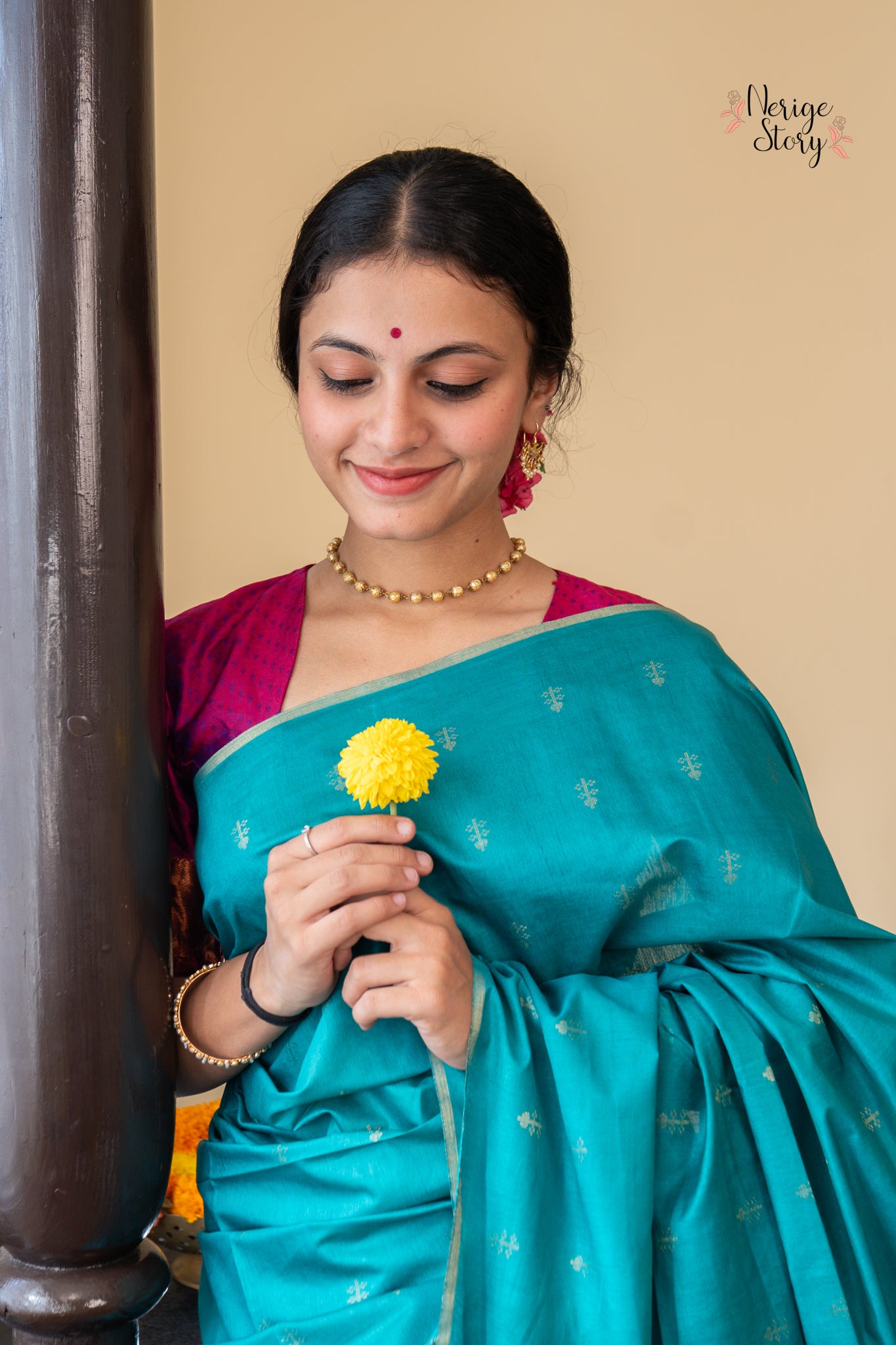 DIVYASHREE (दिव्यश्री)