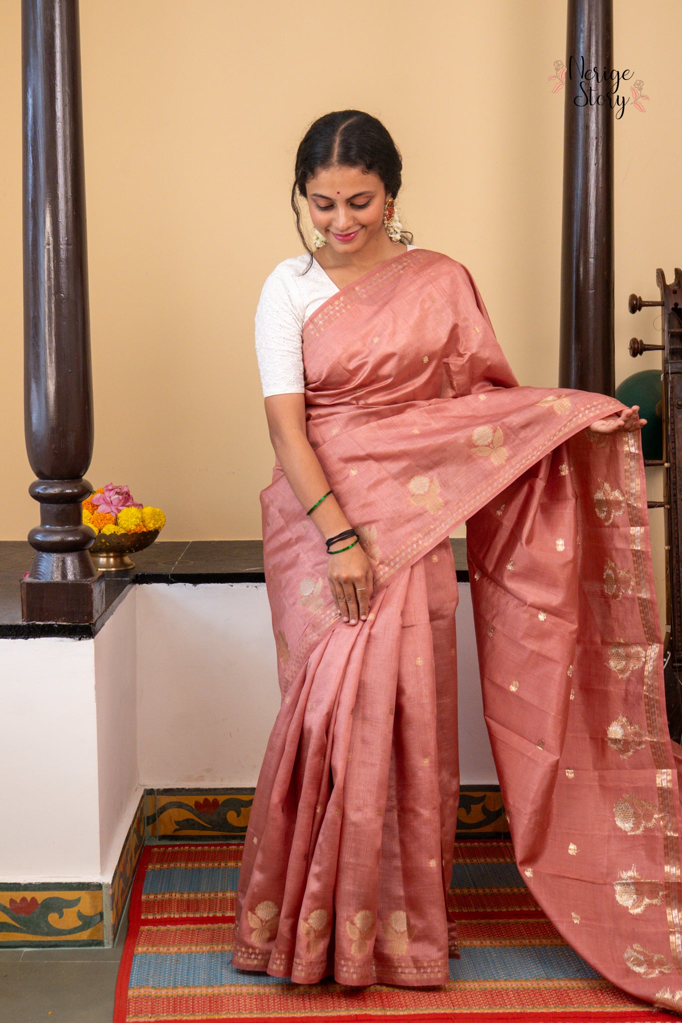 DARSHANI (दर्शनी)