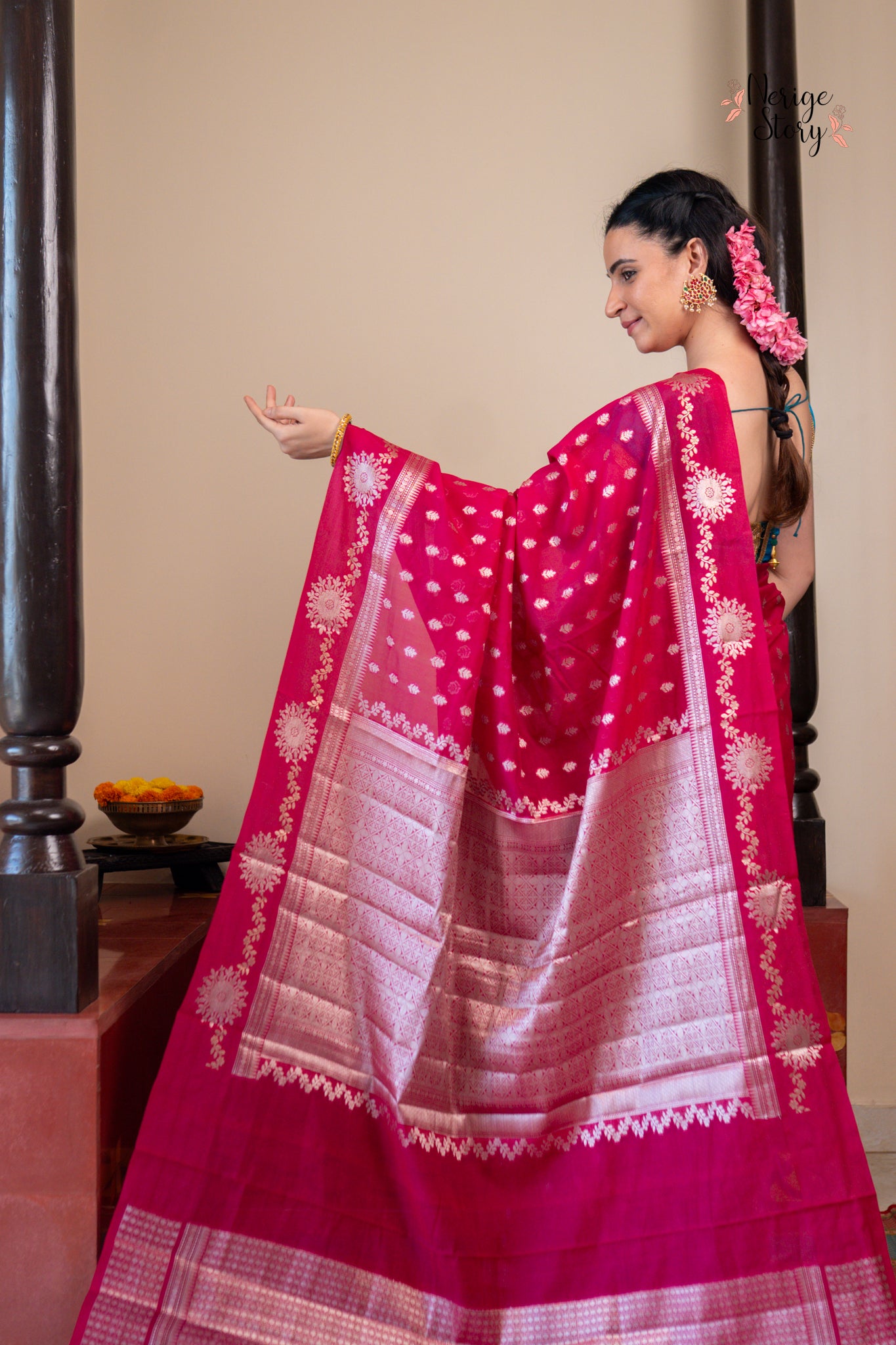 GULABO (गुलाबो)