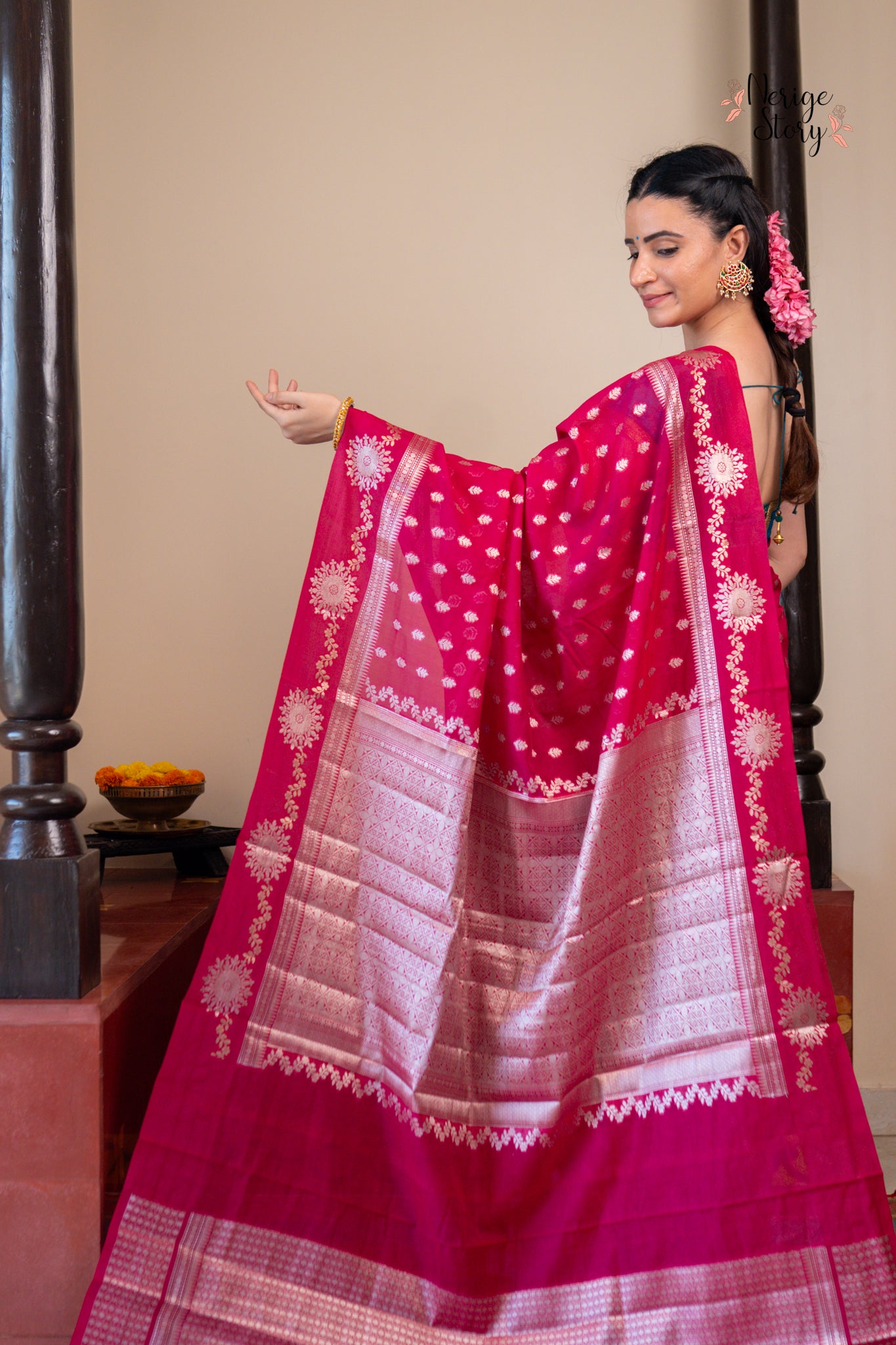 GULABO (गुलाबो)