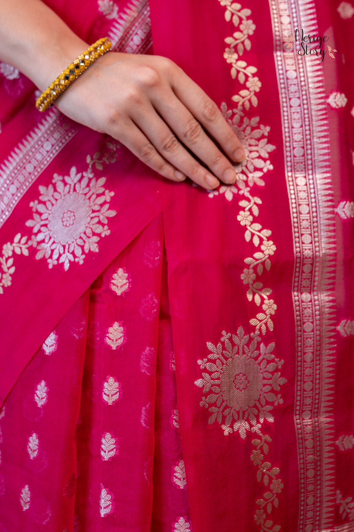 GULABO (गुलाबो)