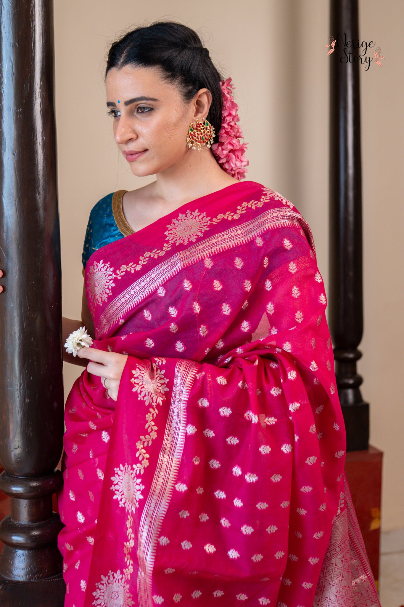 GULABO (गुलाबो)