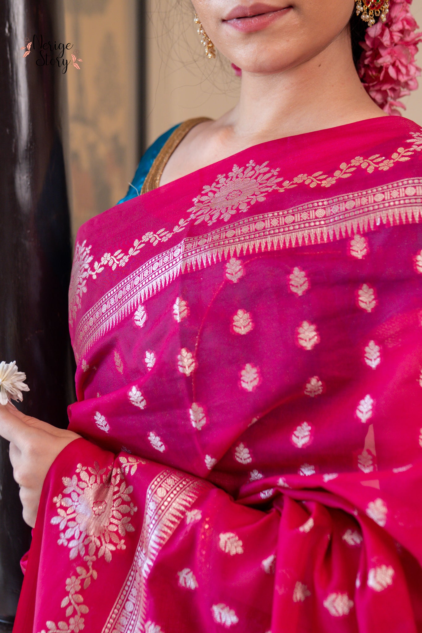 GULABO (गुलाबो)
