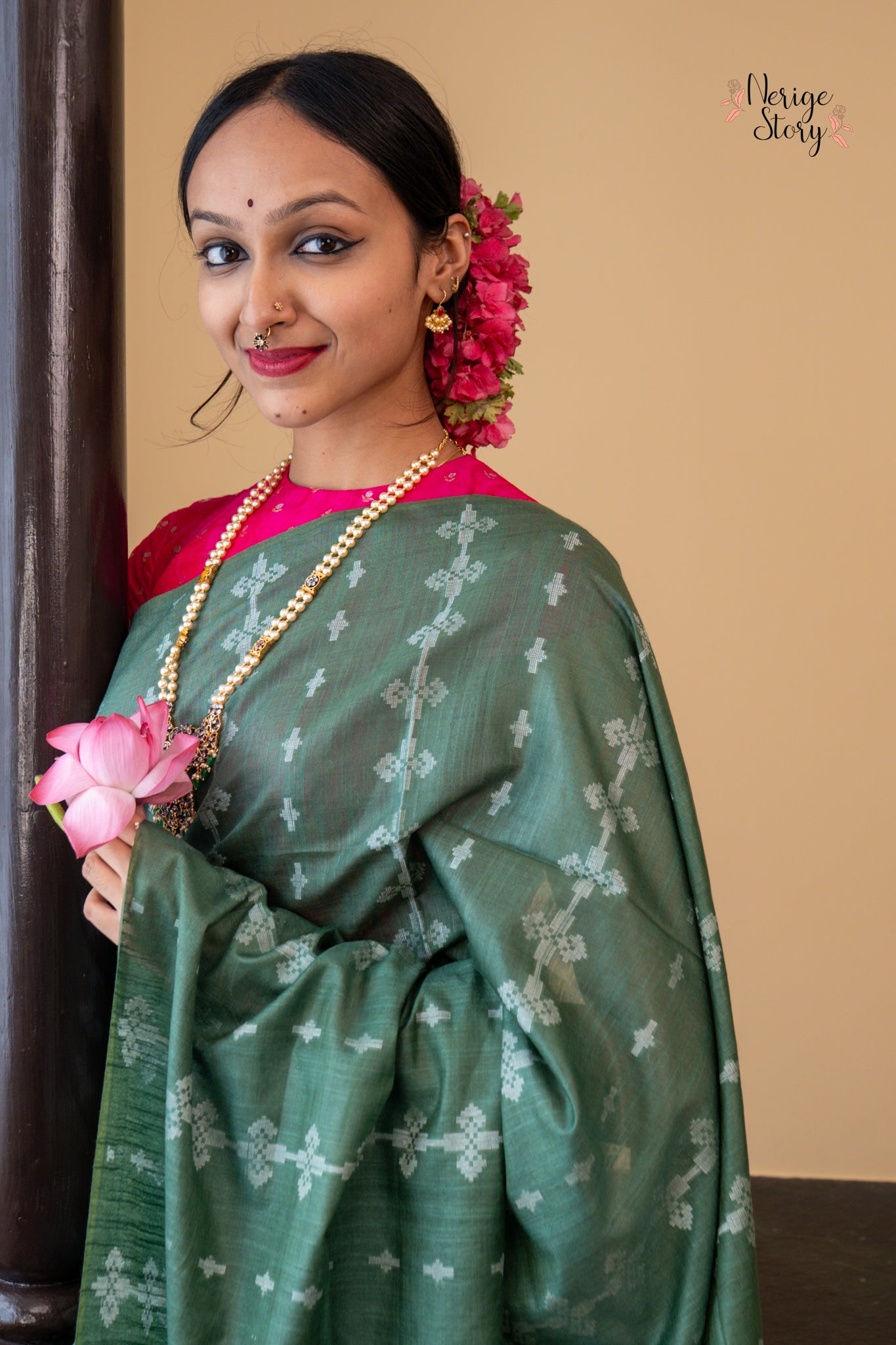 DEBINA (देबीना)