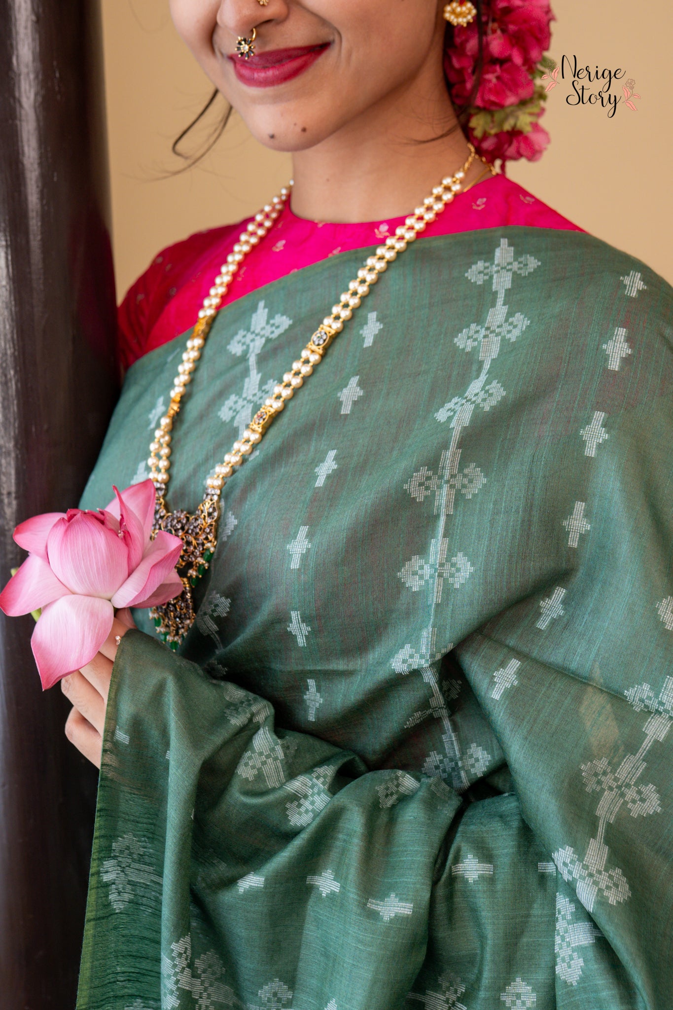 DEBINA (देबीना)