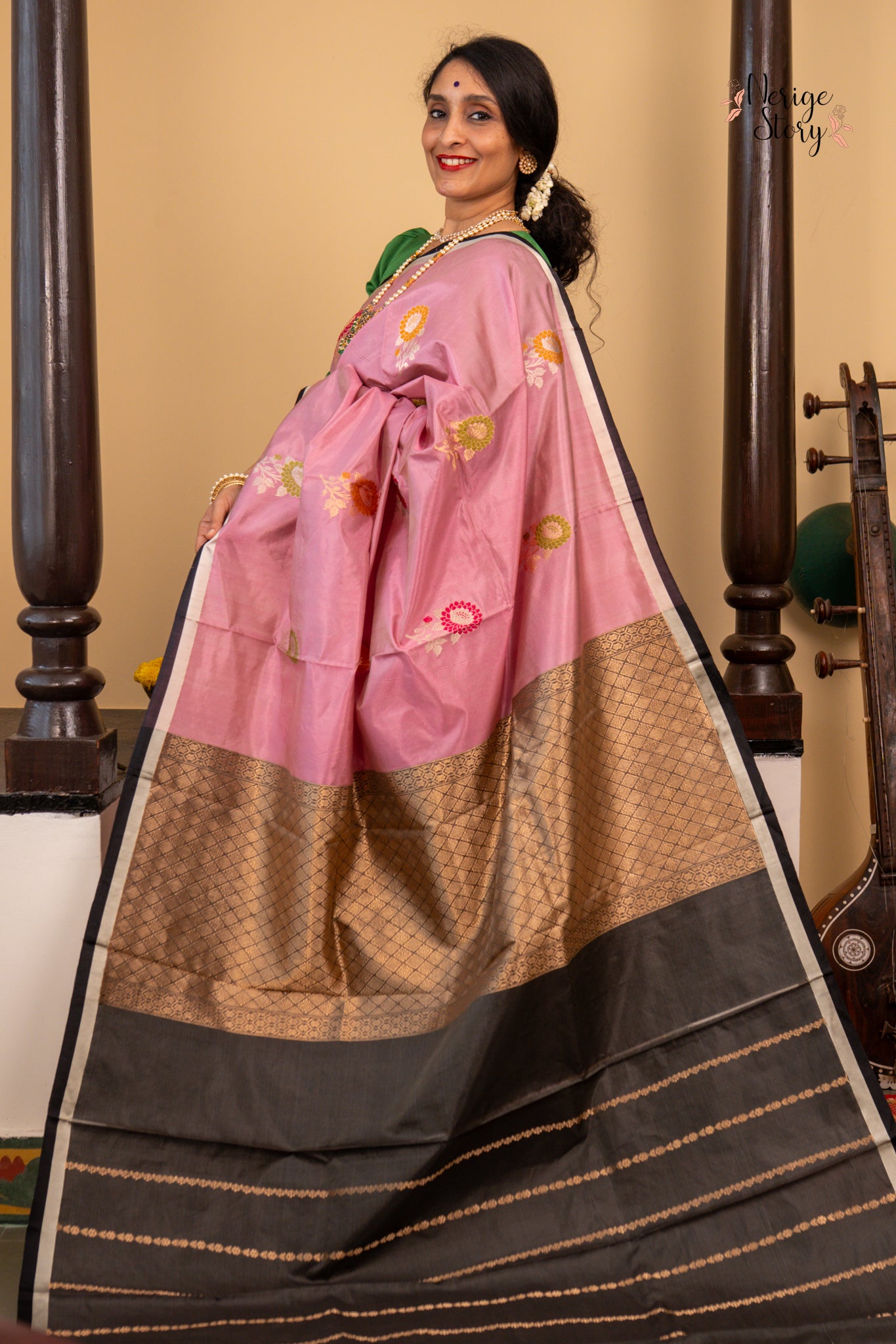 MANISHA (मनीषा)