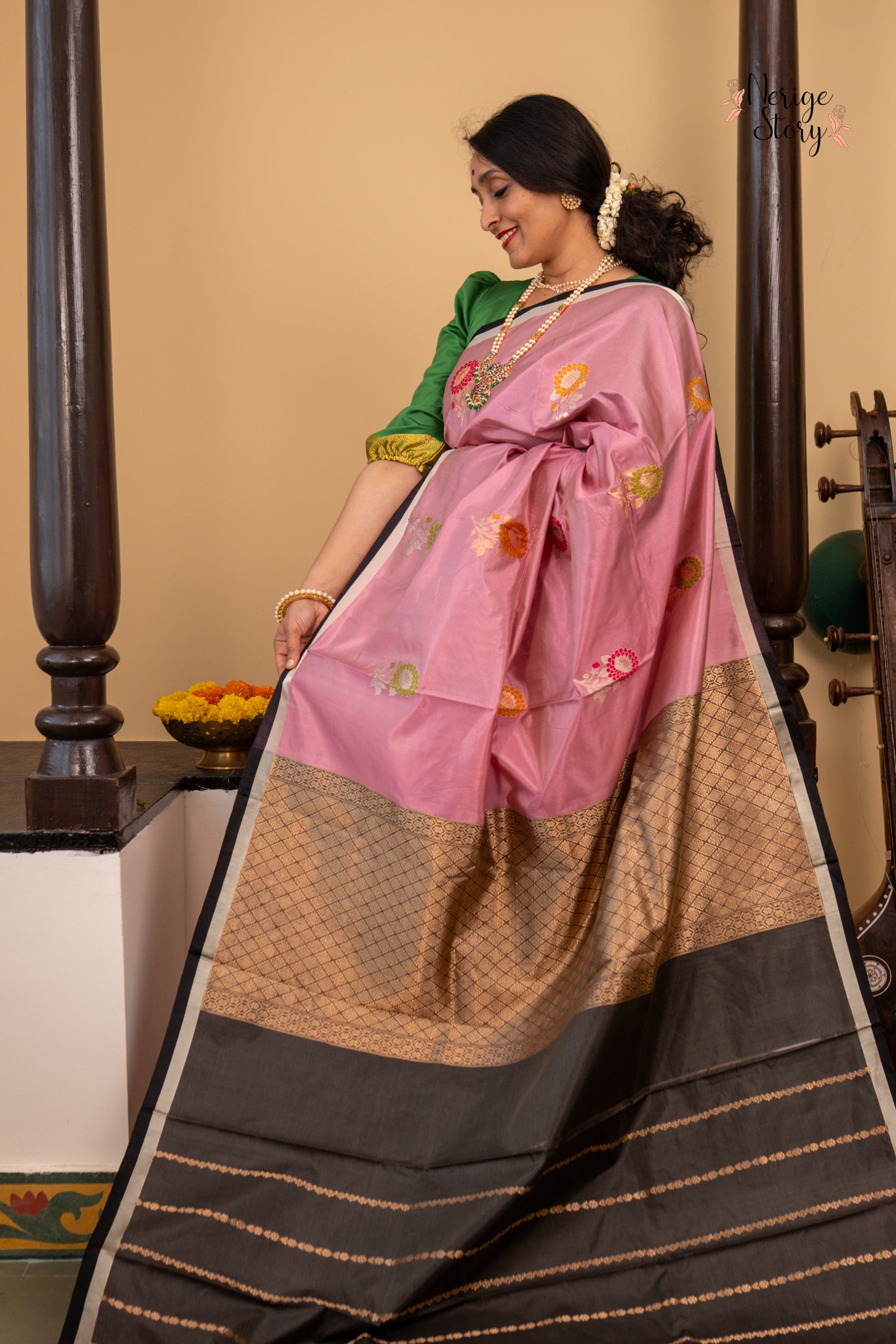 MANISHA (मनीषा)