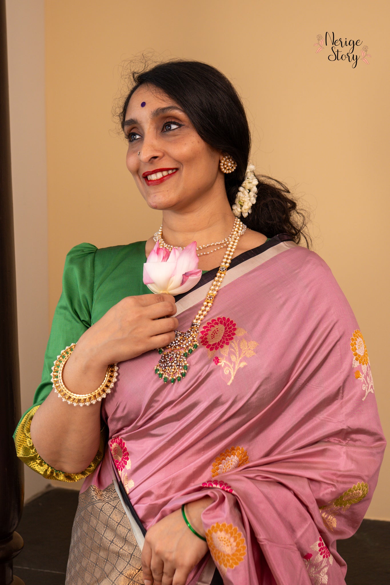 MANISHA (मनीषा)