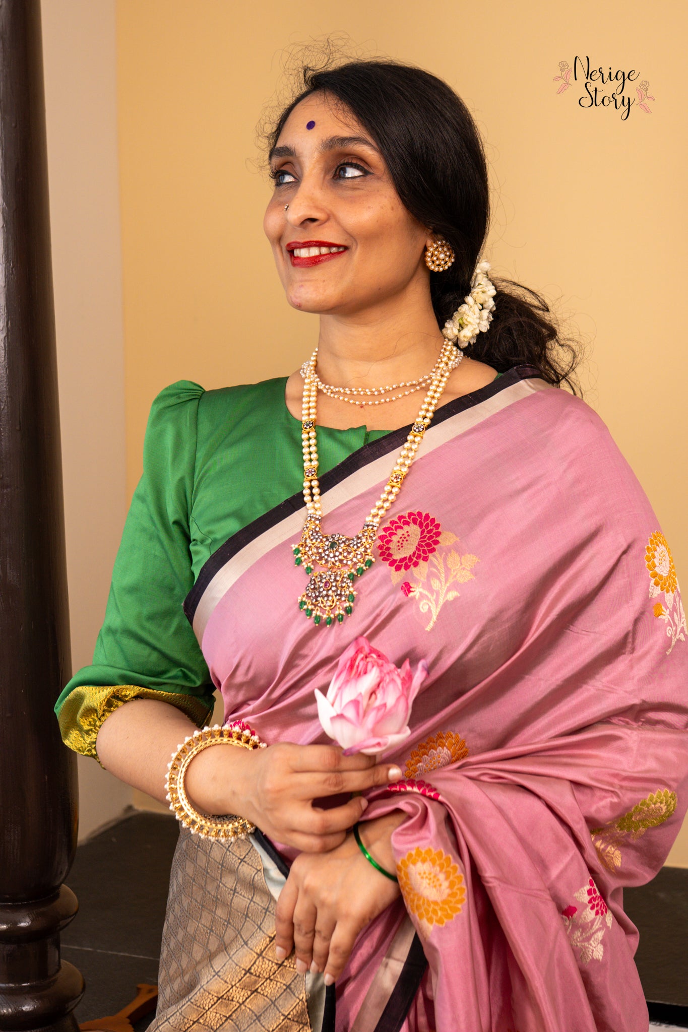 MANISHA (मनीषा)