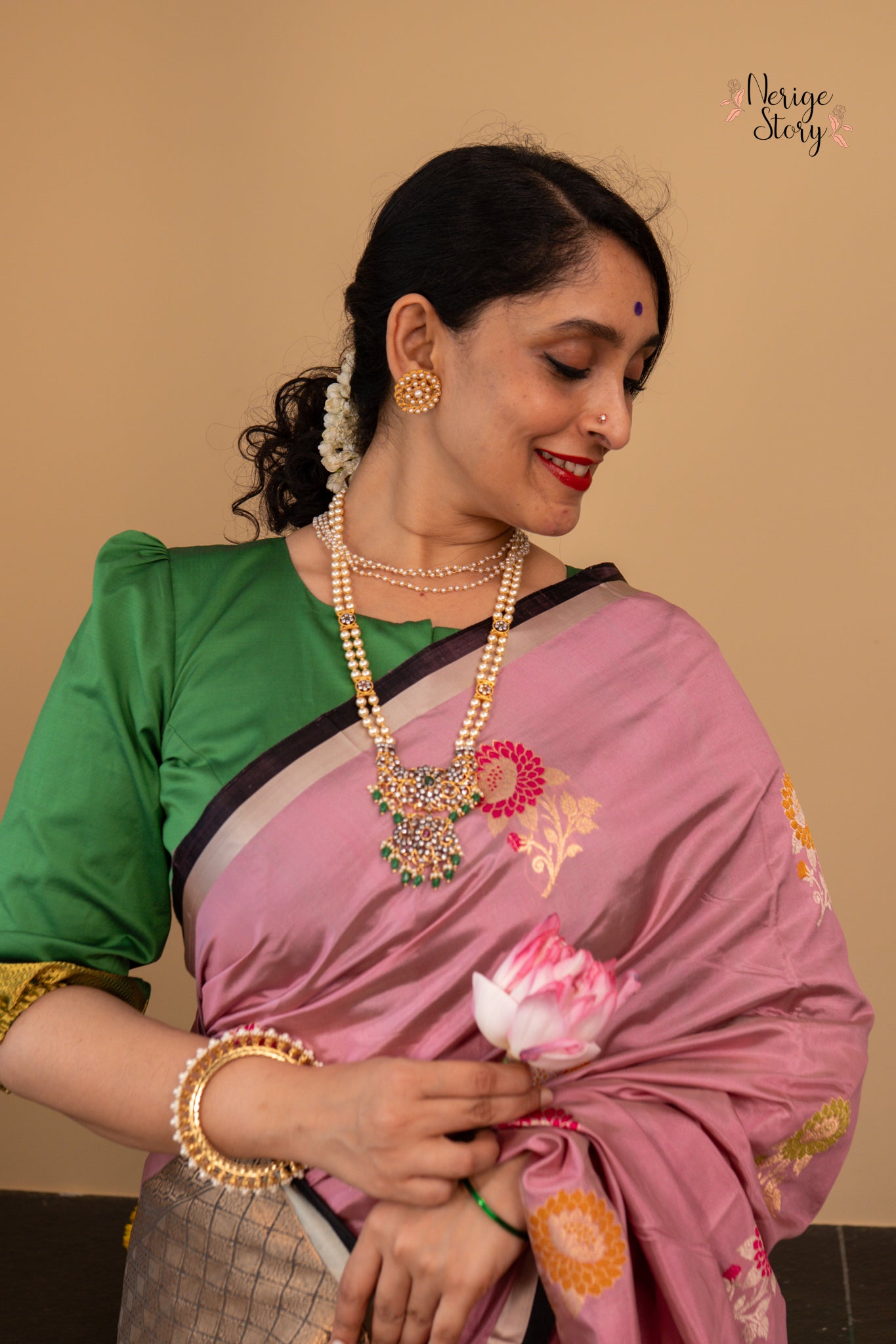 MANISHA (मनीषा)