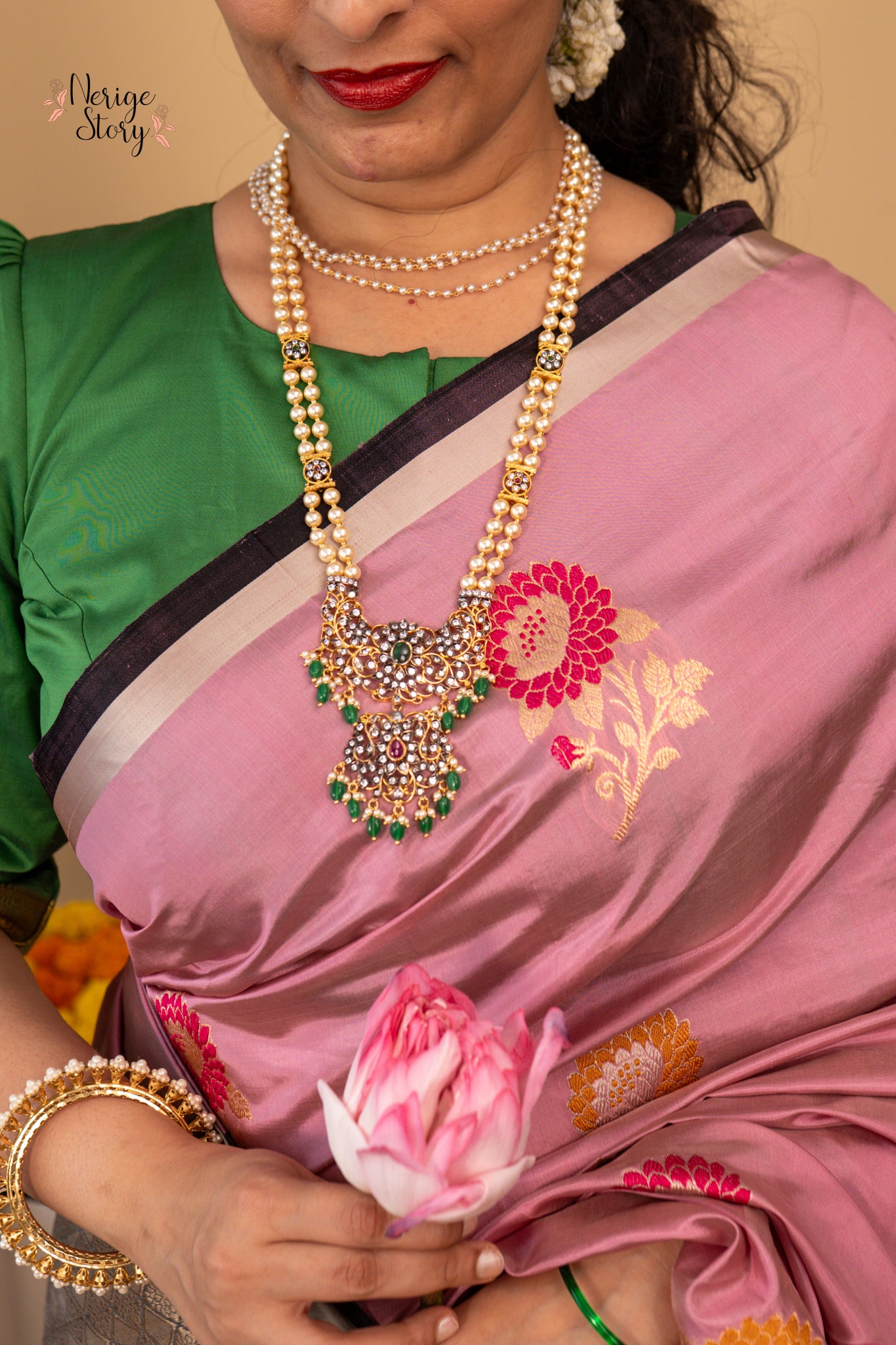 MANISHA (मनीषा)