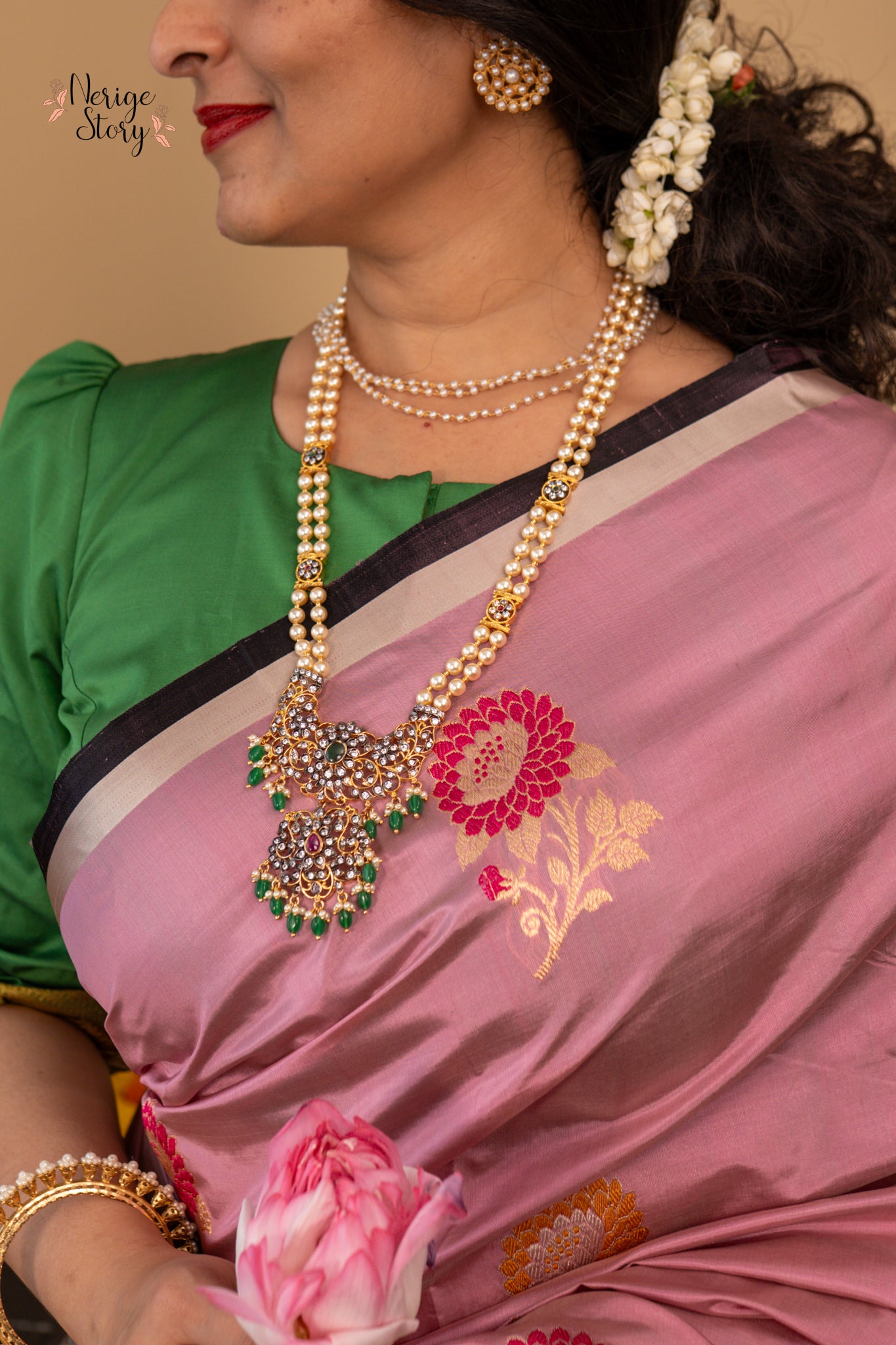 MANISHA (मनीषा)