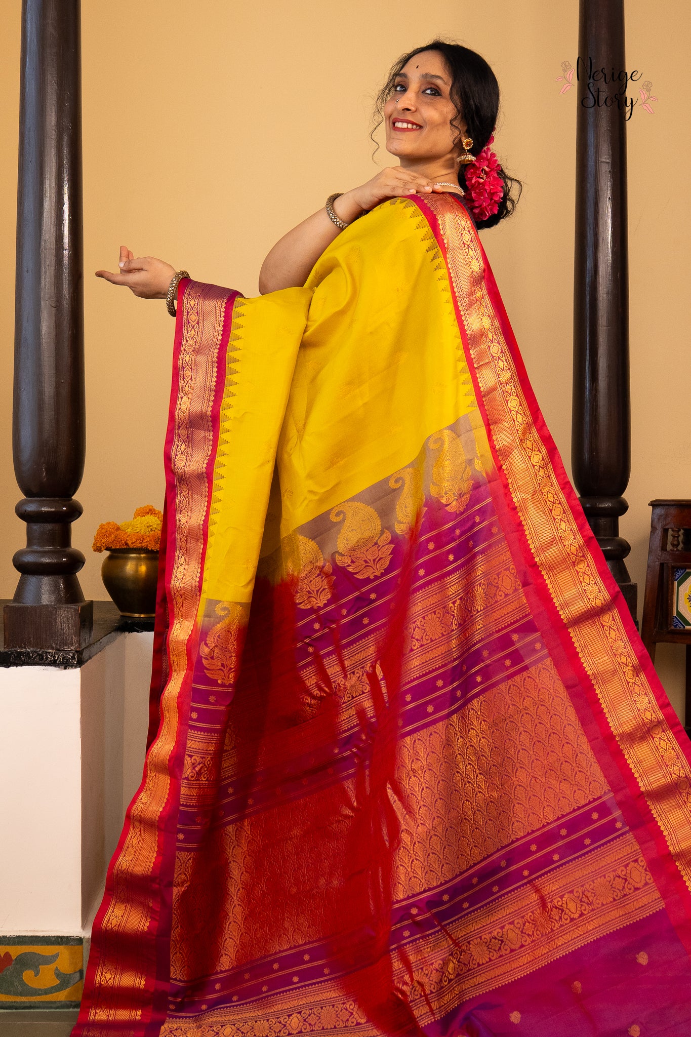 ALAMELU (అలమేలు)