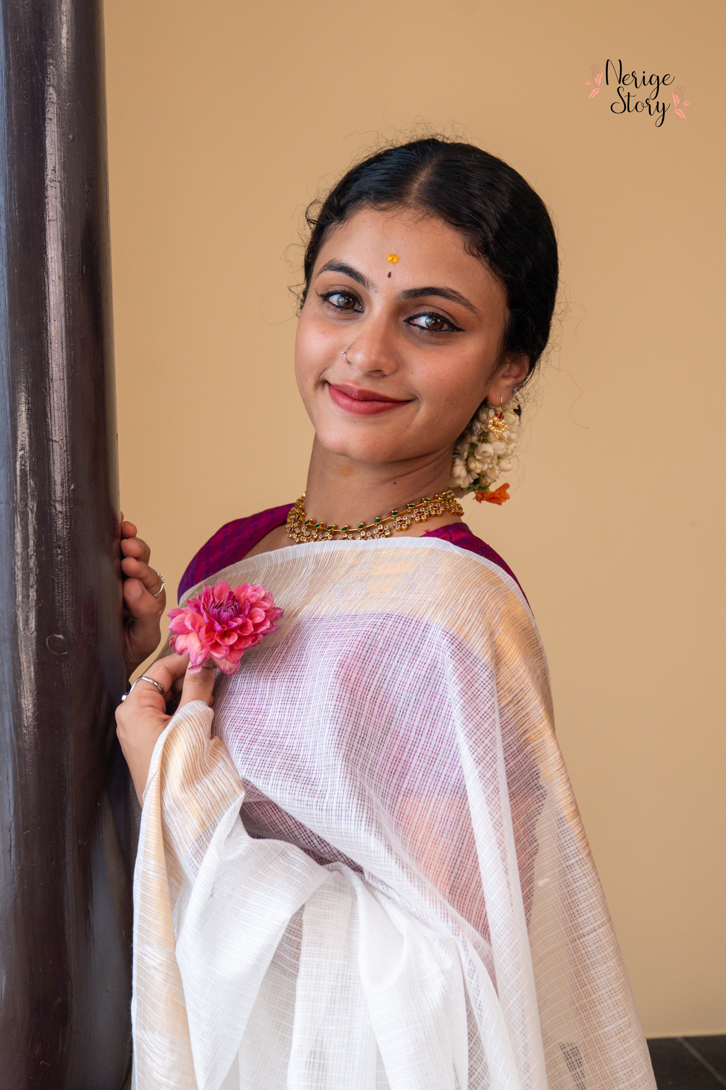 NILAVU ( നിലാവ് )