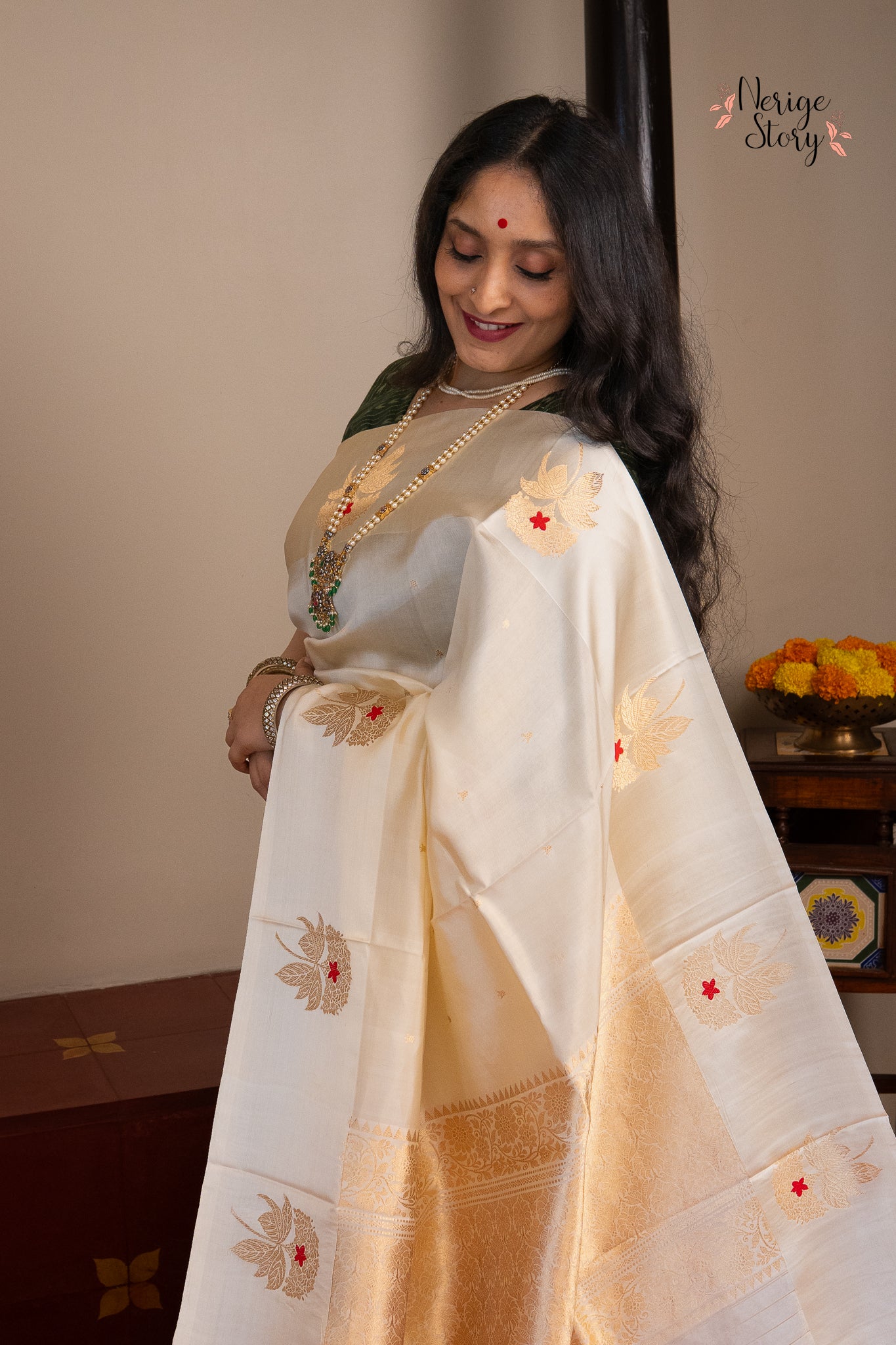 JYOTHIRMOYI (ज्योतिर्मोयी)