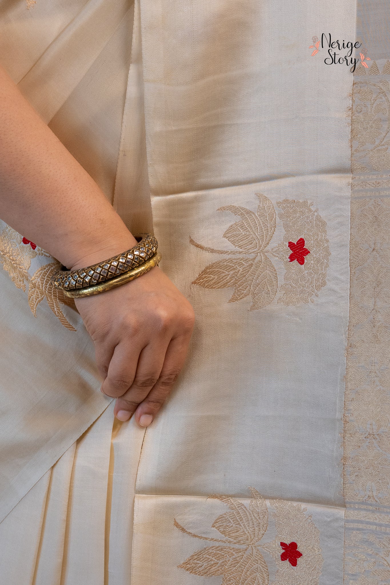 JYOTHIRMOYI (ज्योतिर्मोयी)