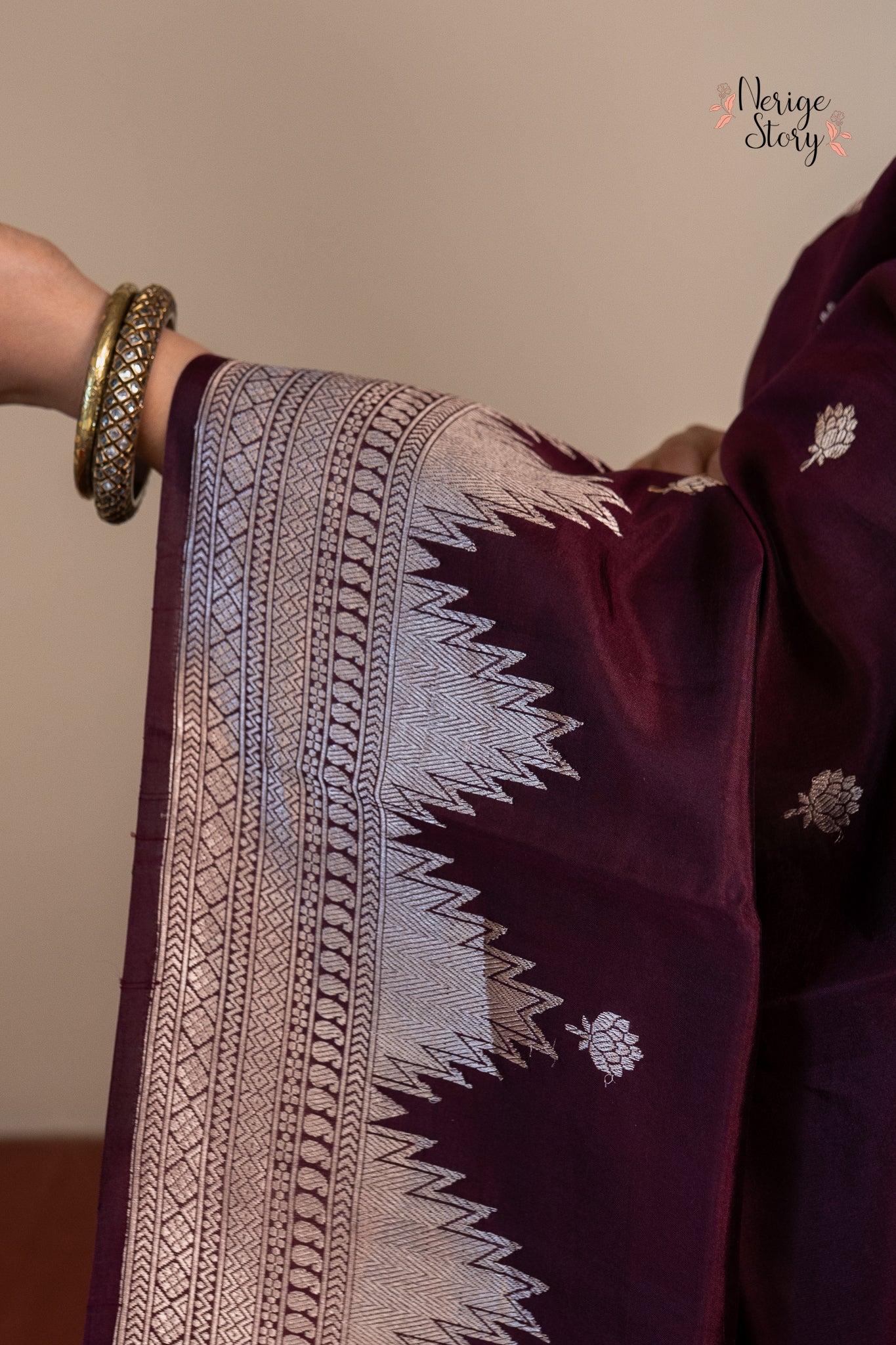 DEEPALAKSHMI (दीपालक्ष्मी)